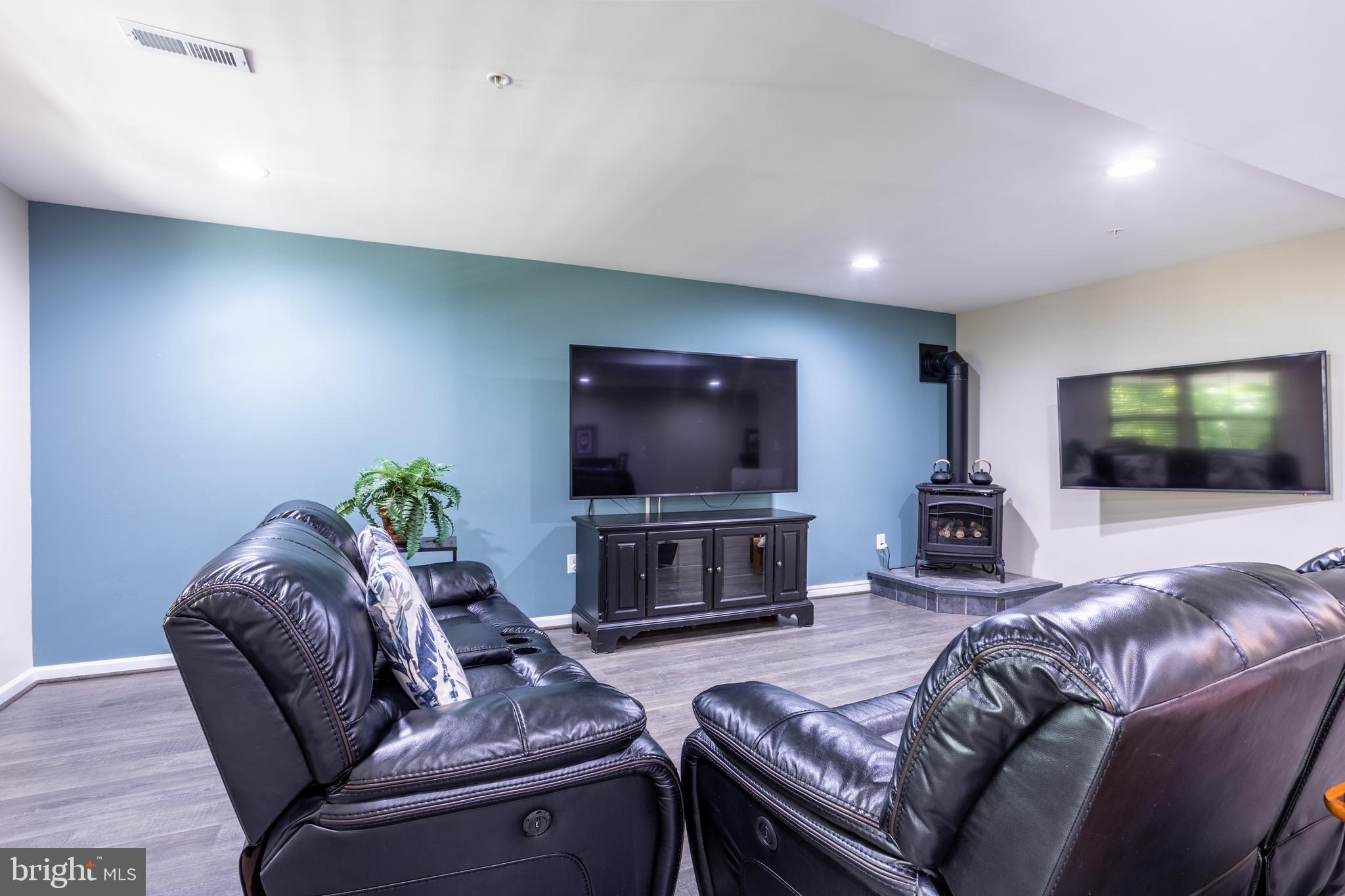 ENCLAVE AT PARK FOREST - Residential