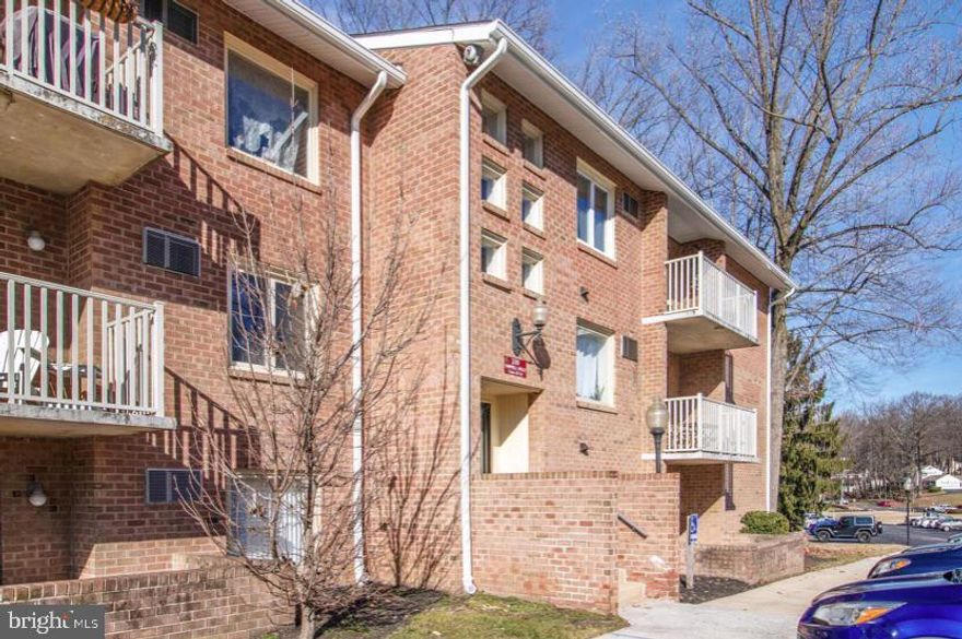 Welcome to 200 Campbell Circle #E24!  This 2 bedroom, 2 bath condo in the sought after Woodmont North community is move-in ready. The eat-in kitchen provides plenty of cabinet space. The master bedroom features a large walk-in closet and full bathroom. This upper level end unit is sunny and bright, and the balcony overlooks the play area and open space. Extra storage is available on the lower level of the building. The location is ideal, with convenience to shopping, restaurants, train stations, and major travel routes. Take advantage of the award-wining Downingtown School District!