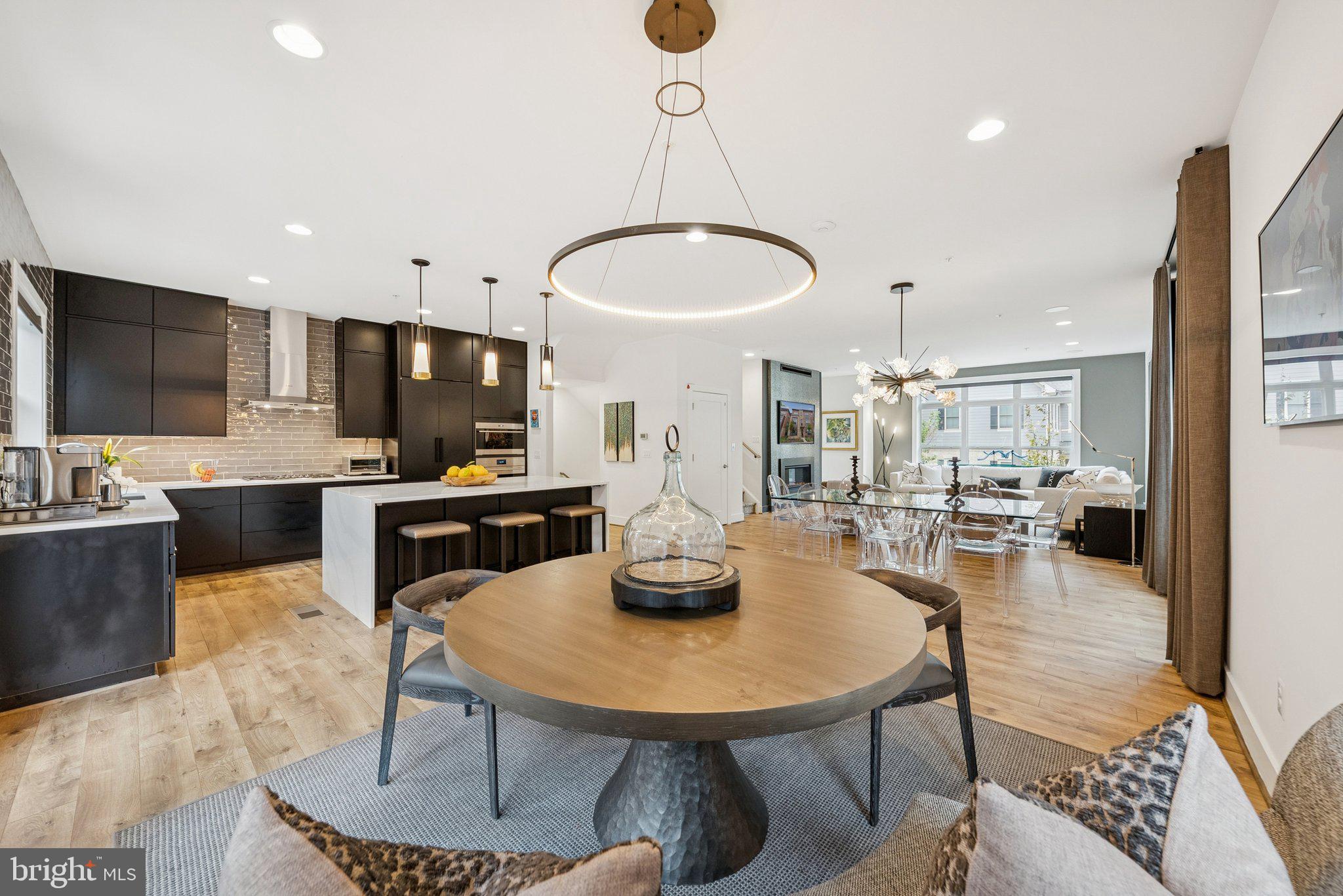 TOWER OAKS - Residential