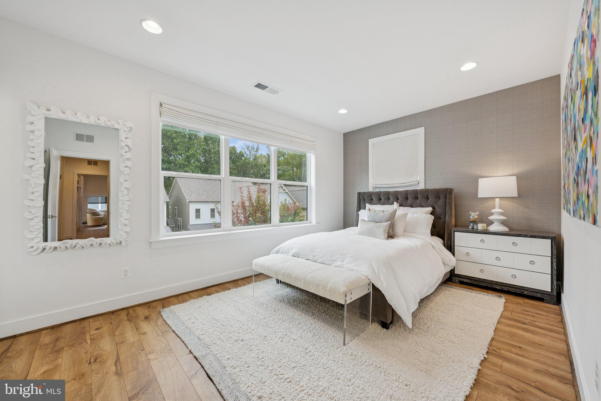 TOWER OAKS - Residential