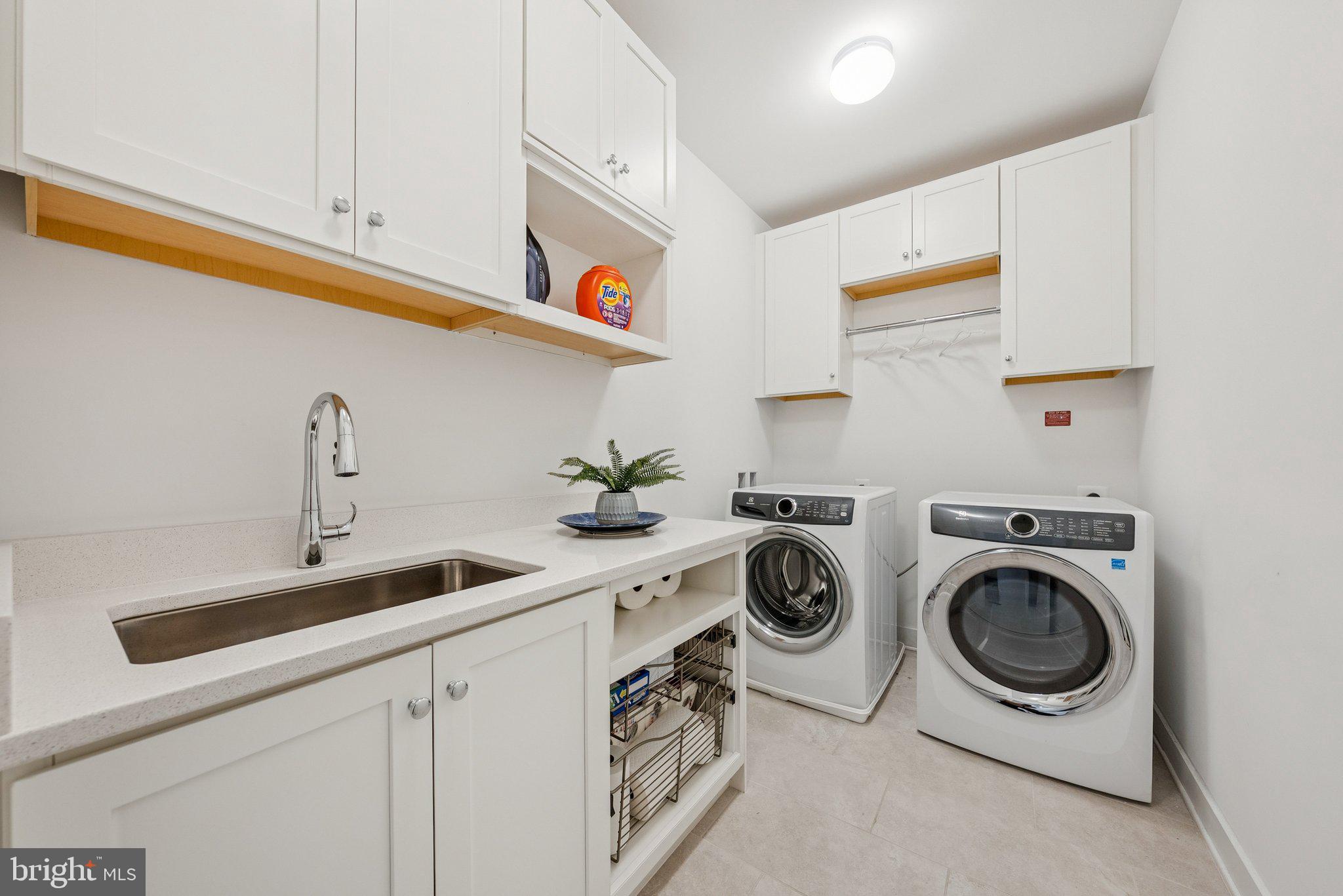 TOWER OAKS - Residential