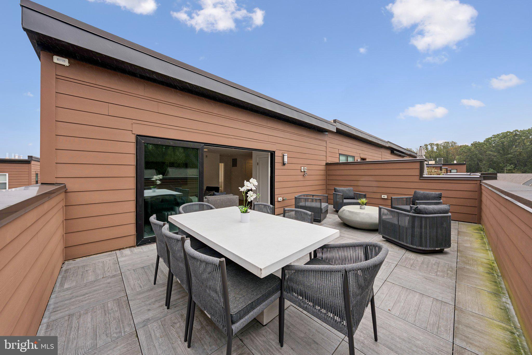 TOWER OAKS - Residential