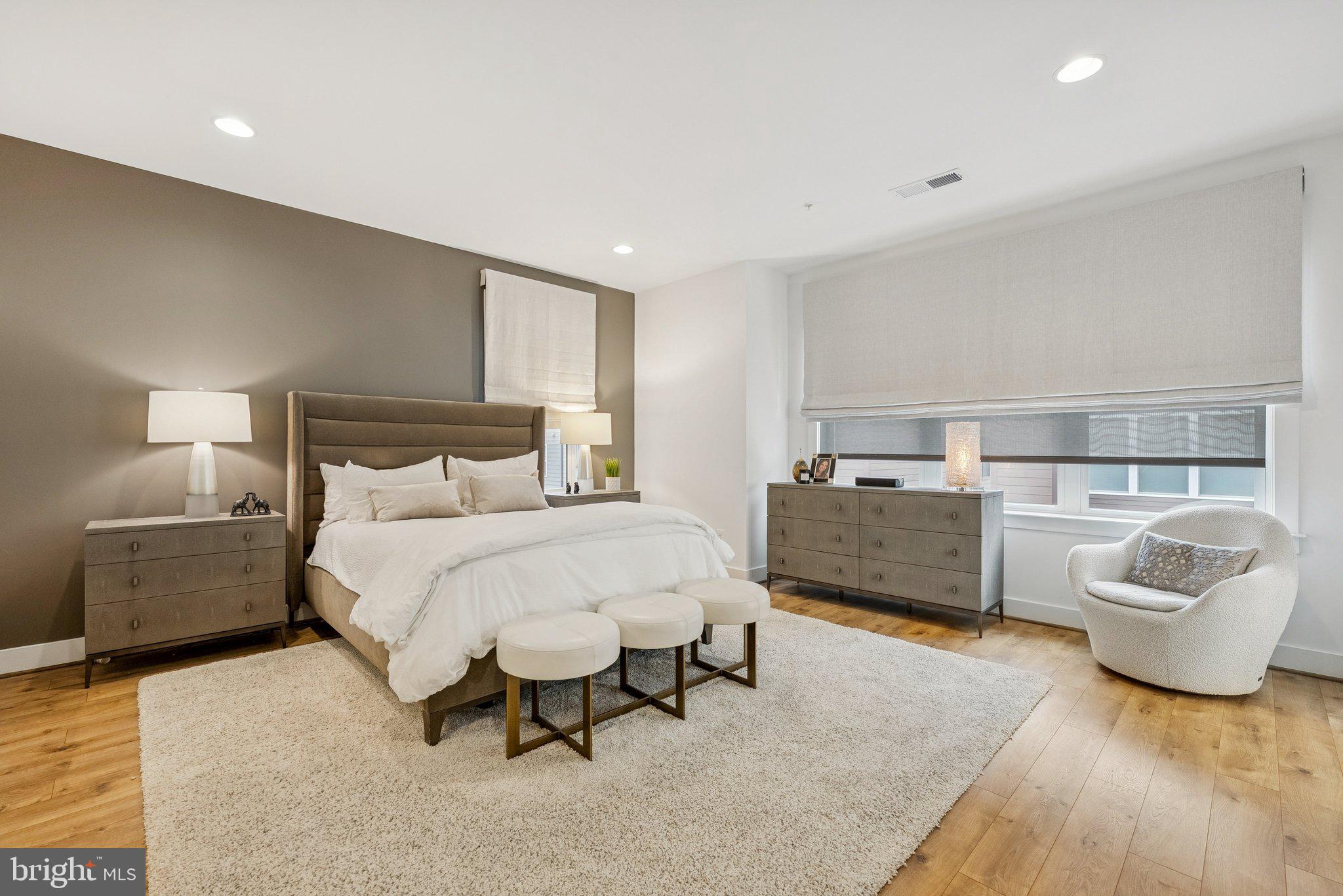 TOWER OAKS - Residential