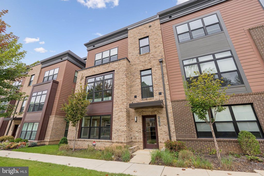 Photo of 3256 Royal Fern Place, ROCKVILLE, MD 20852 (MLS # MDMC2203370)