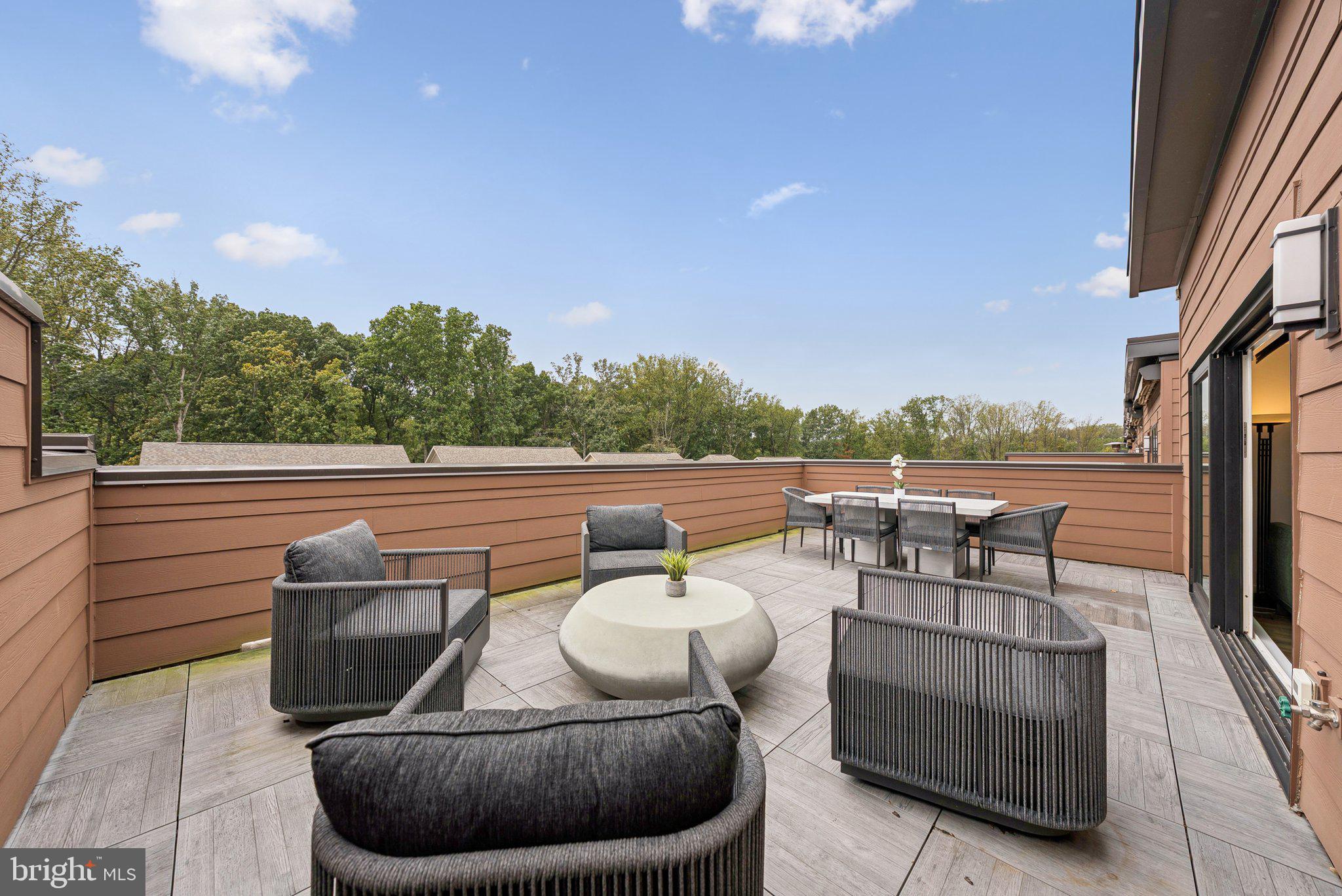 TOWER OAKS - Residential