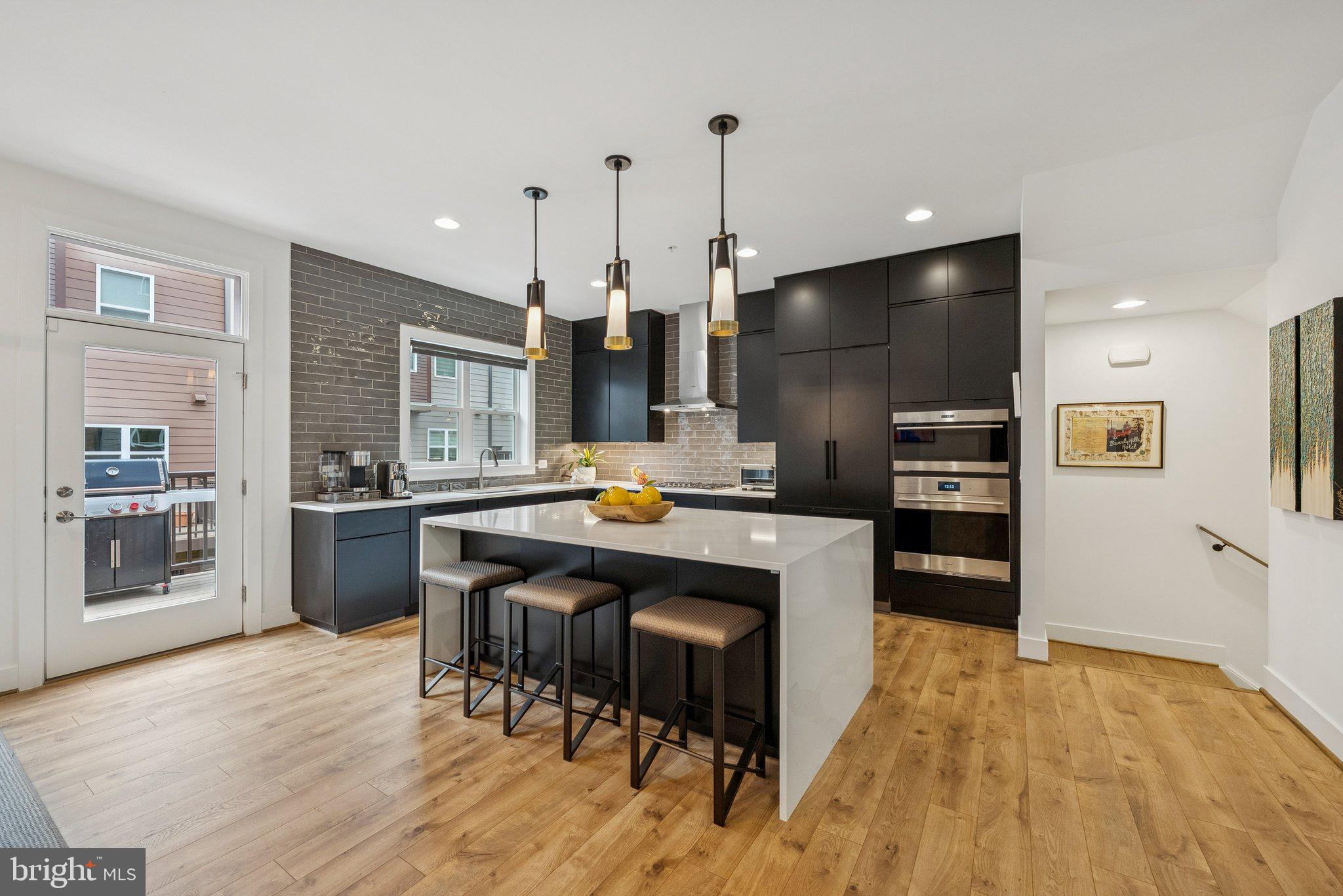 TOWER OAKS - Residential