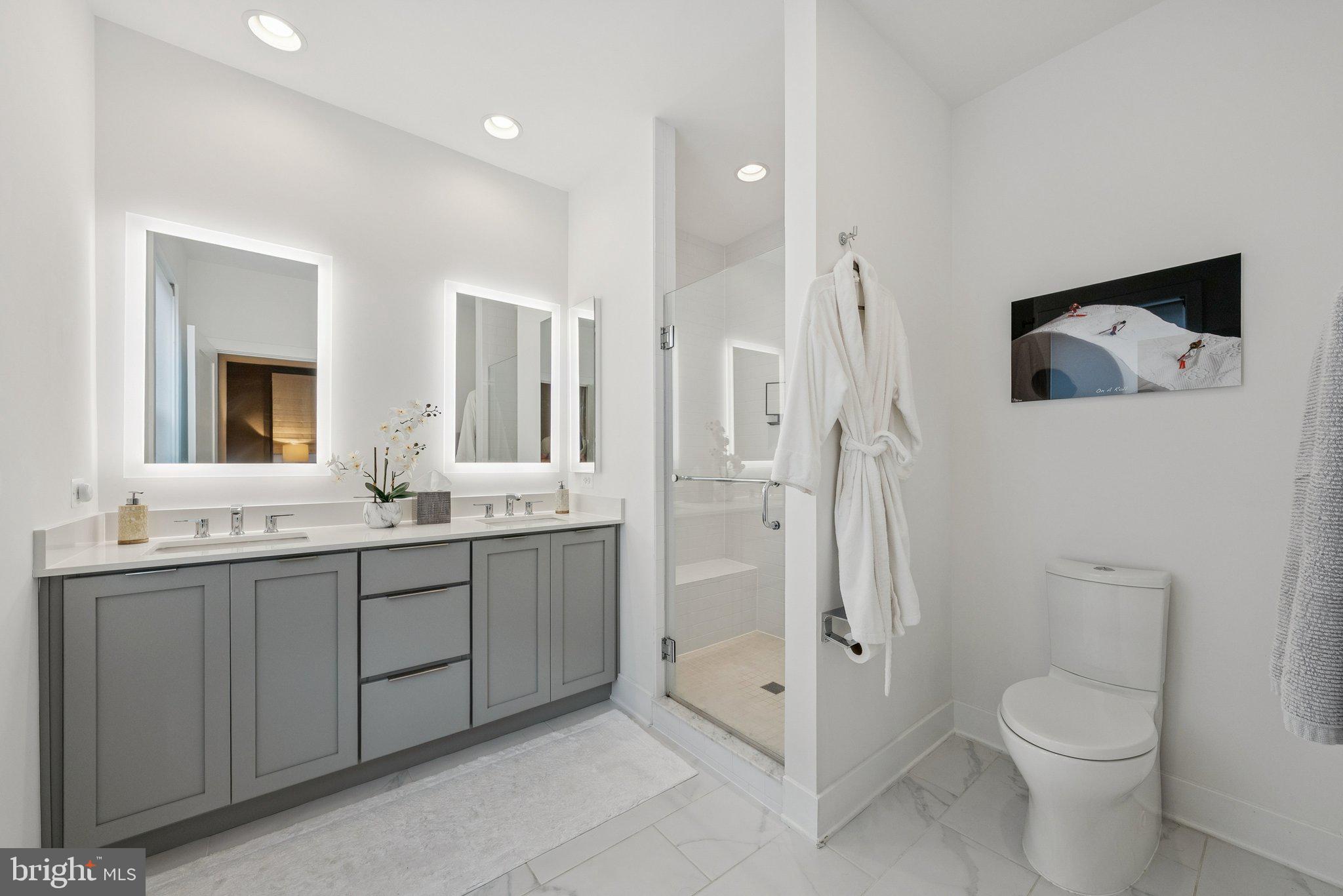 TOWER OAKS - Residential