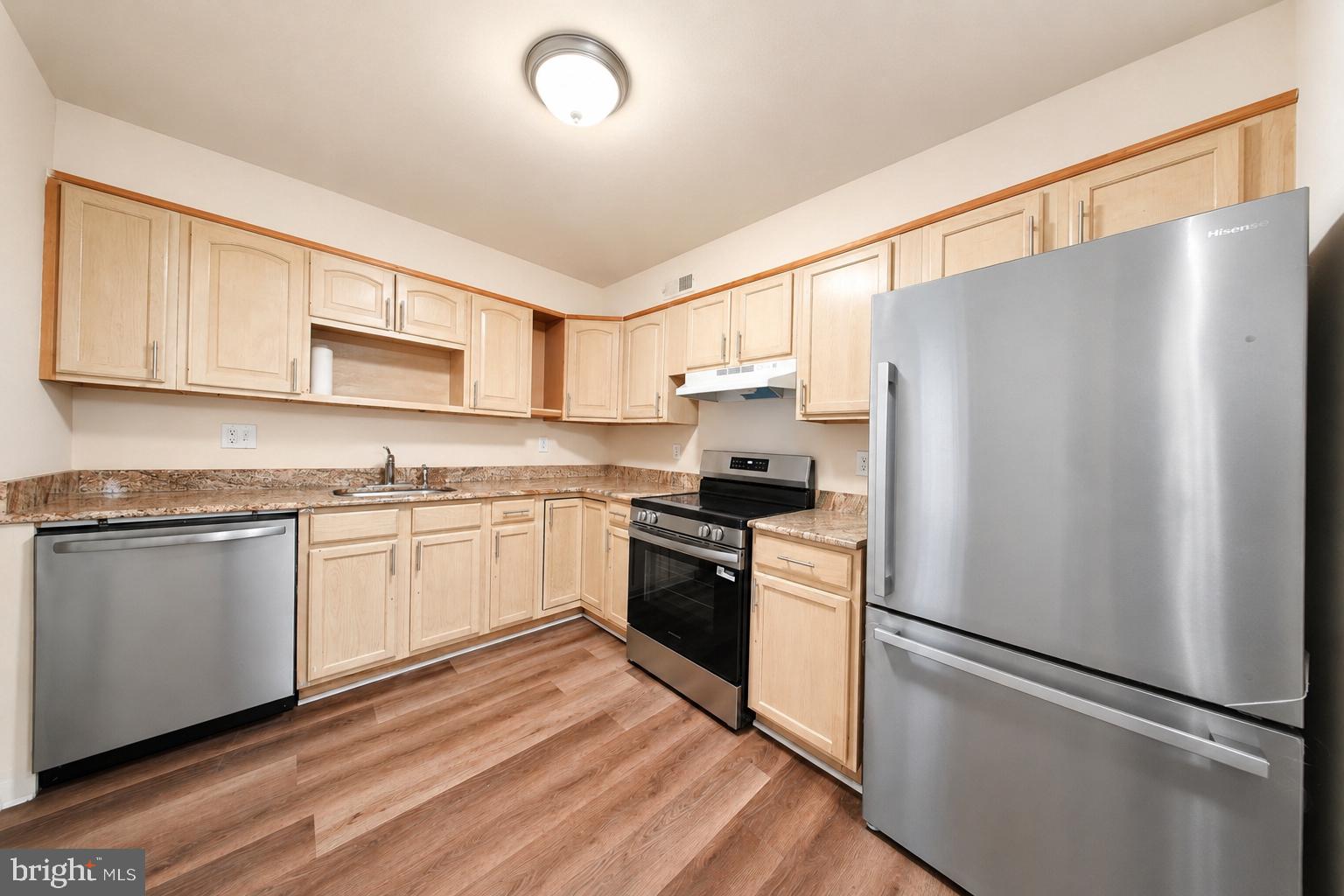 205 CHAUCER COURT