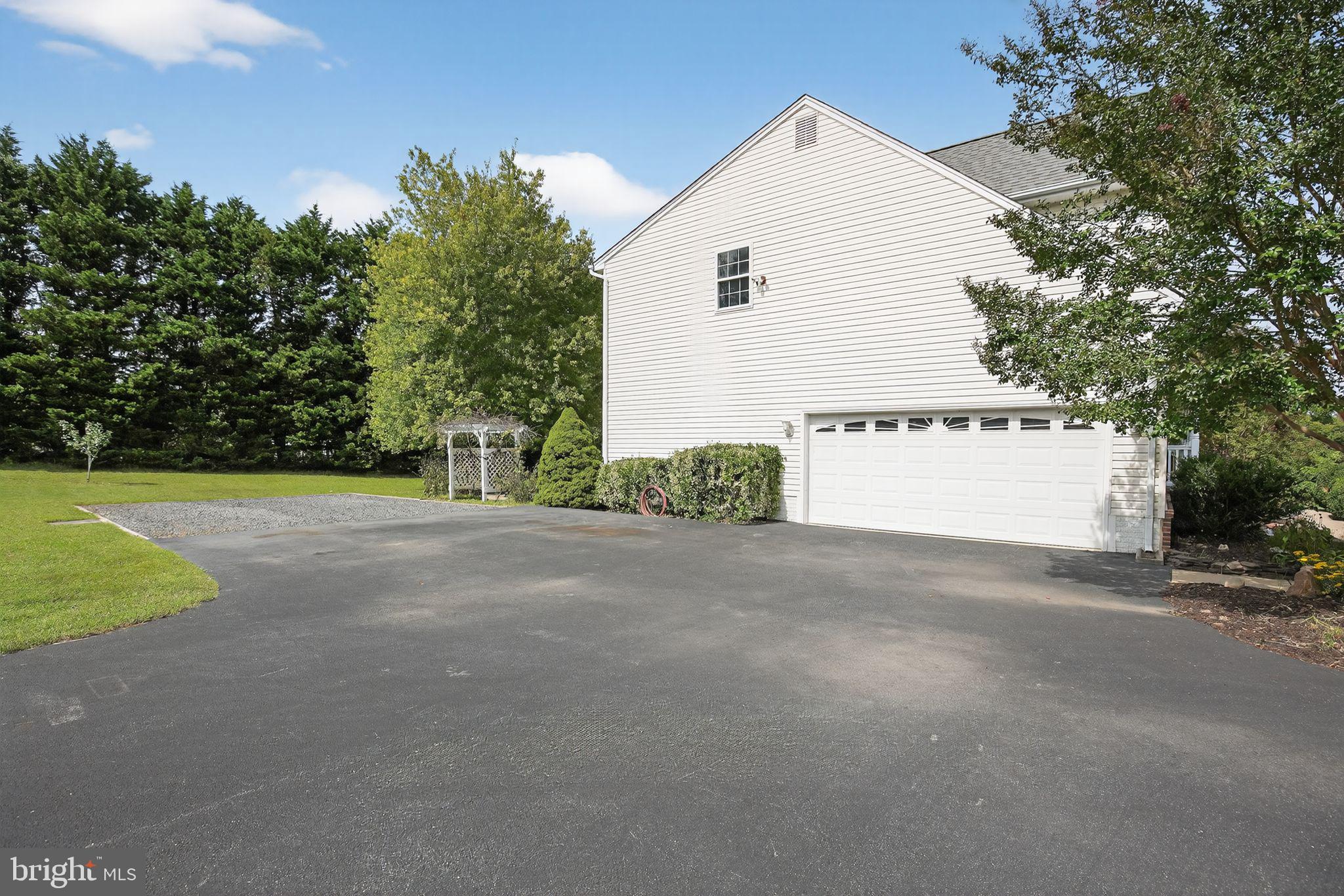 TROTTS POND ESTATES - Residential