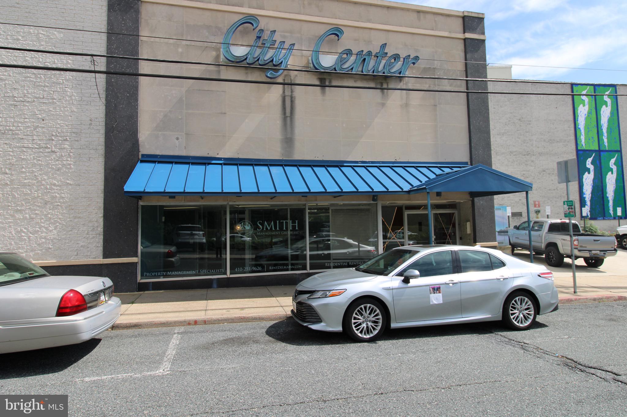 Single office space located in the heart of downtown Salisbury with visibility off of Rt 50 with rooftop signage available to boost visibility. This is a ground floor unit for easy access for clients and staff. Parking lot directly across from the office space with access to nearby parking garage.
Perfect for small businesses, consultants or solo professionals looking to establish or expand into a central location.