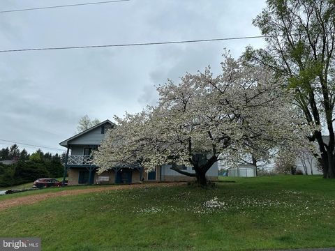 189 COLUMBIA DRIVE KEARNEYSVILLE WV 25430