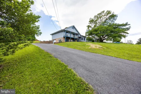 189 Columbia Drive, Kearneysville, WV MLS: WVBE2040304