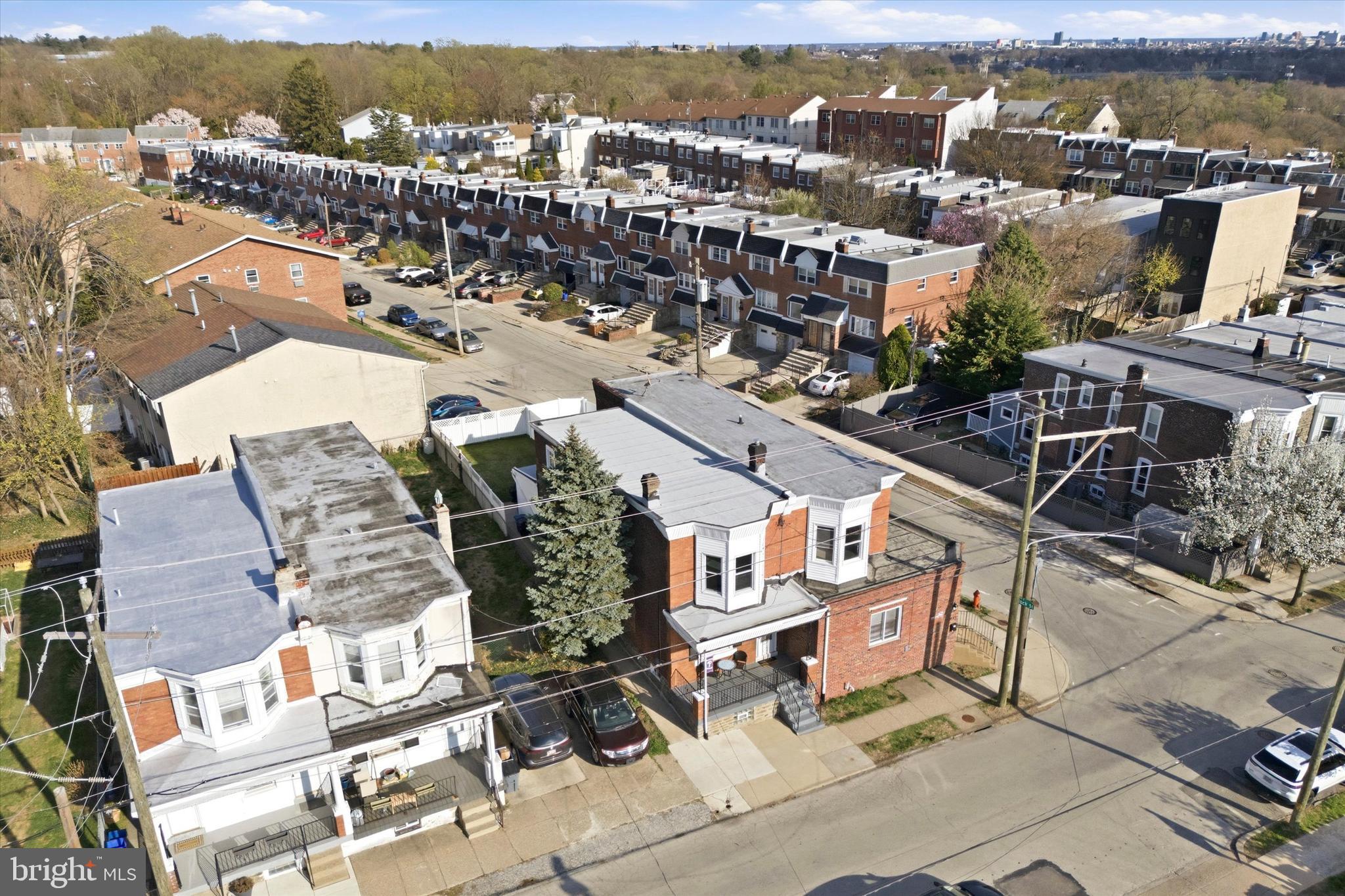 ROXBOROUGH - Residential