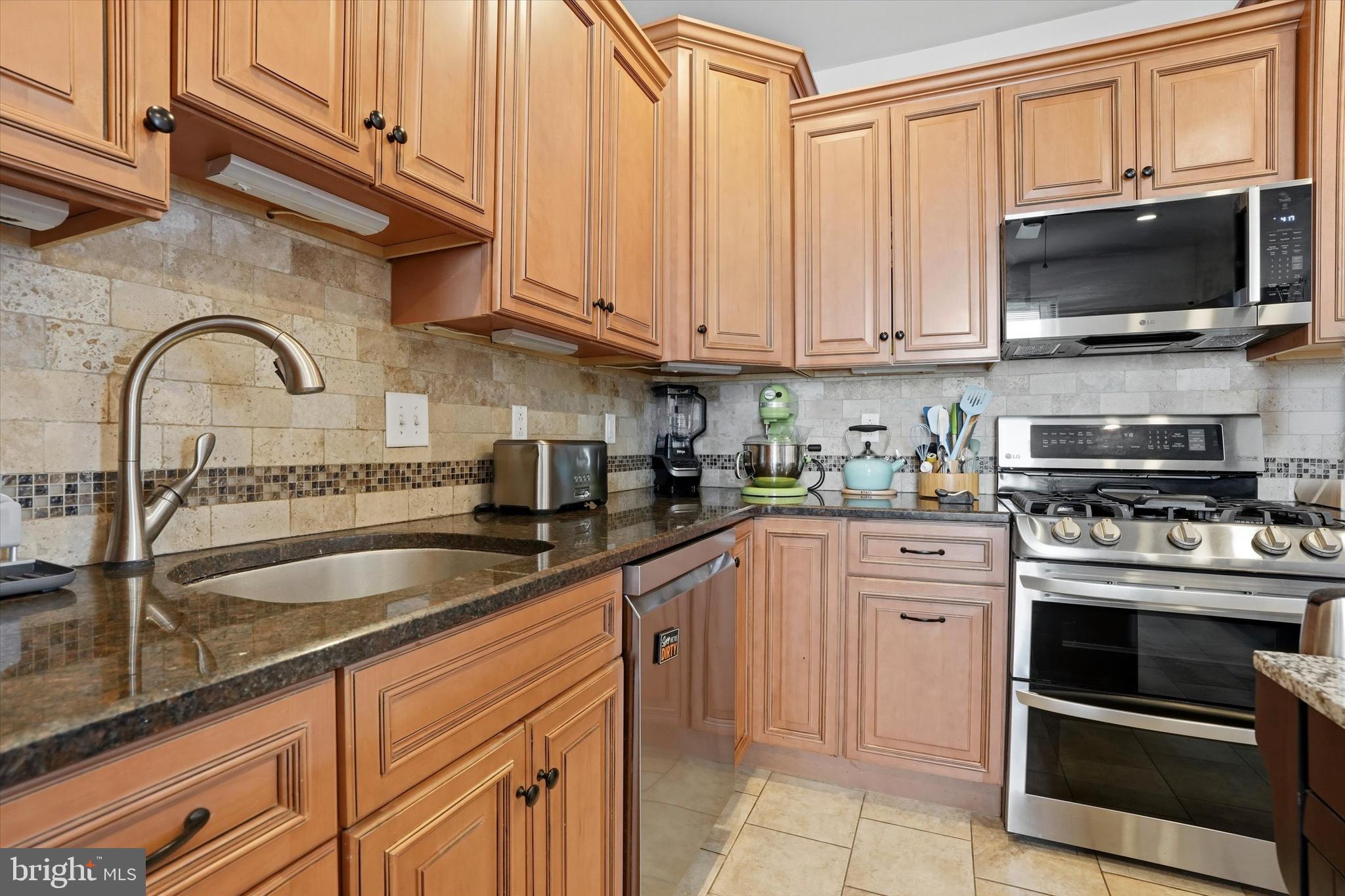 ROXBOROUGH - Residential