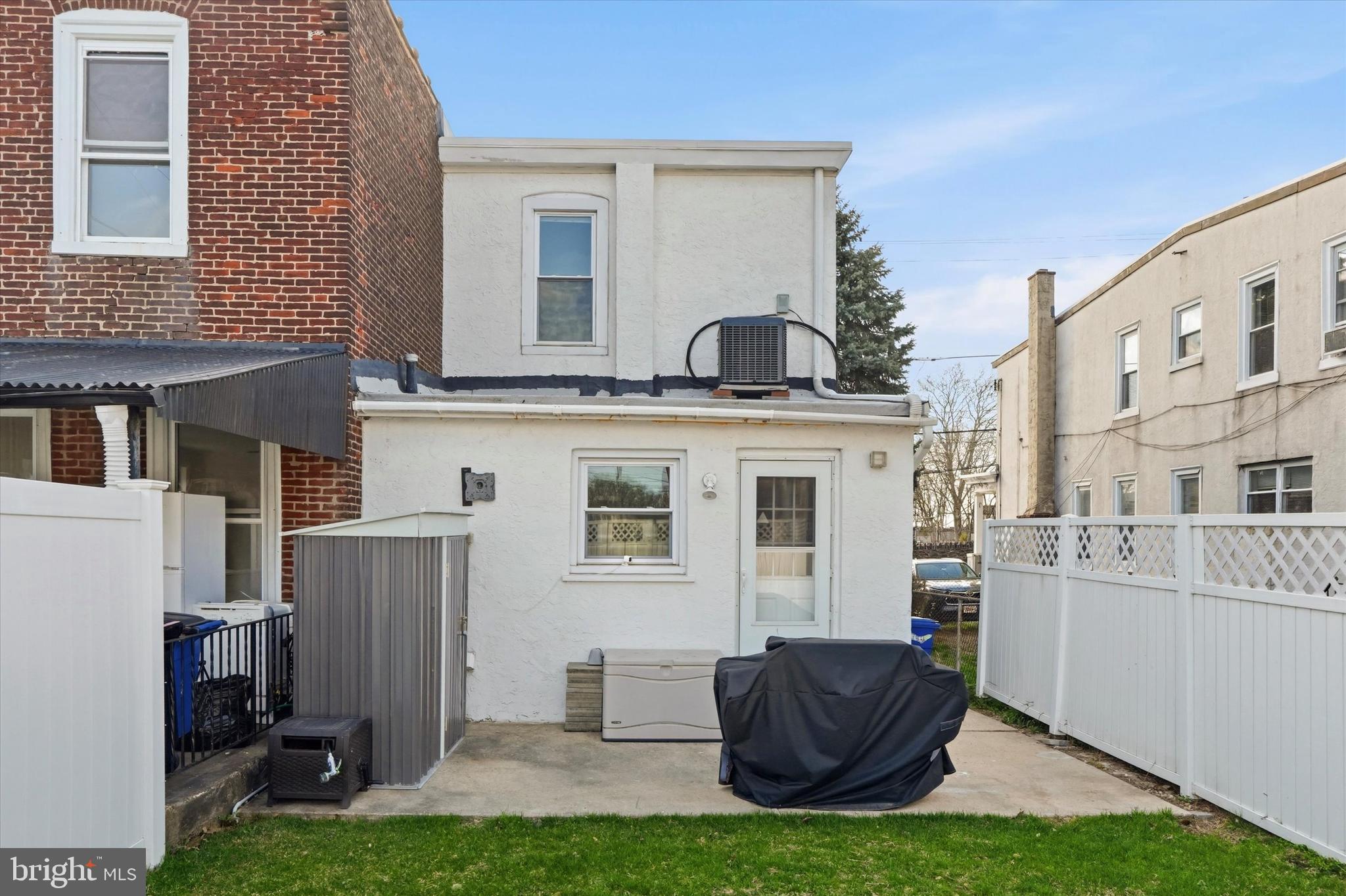 ROXBOROUGH - Residential