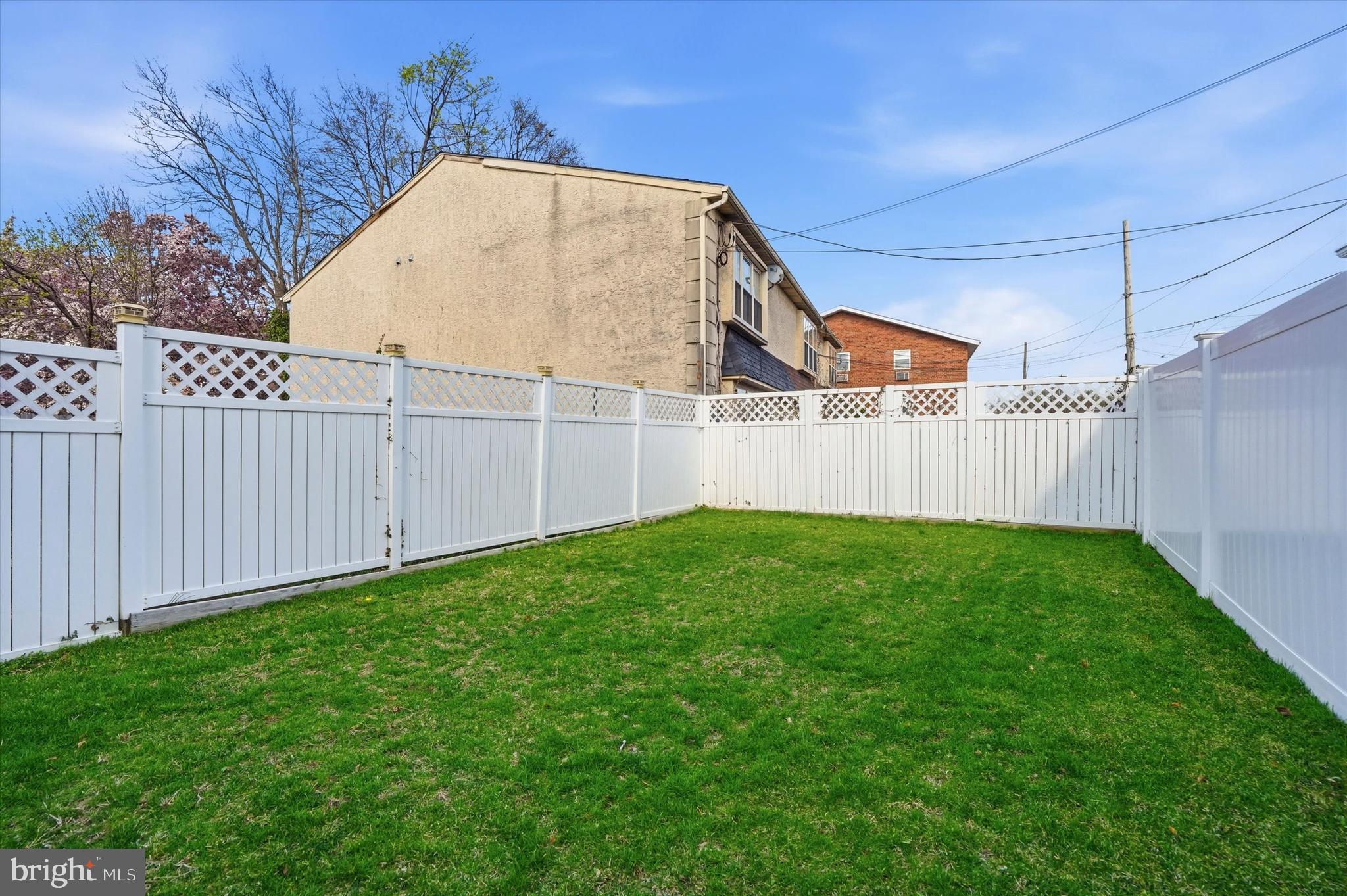 ROXBOROUGH - Residential