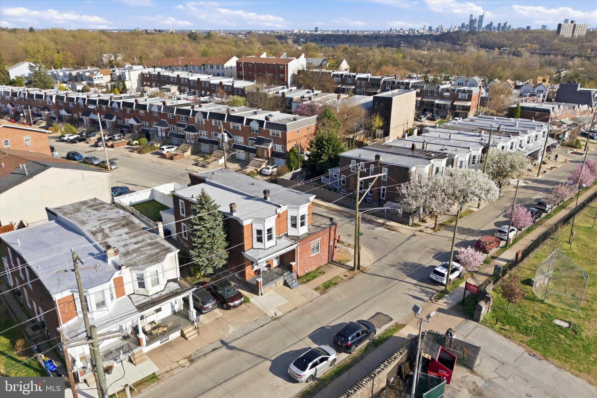 ROXBOROUGH - Residential