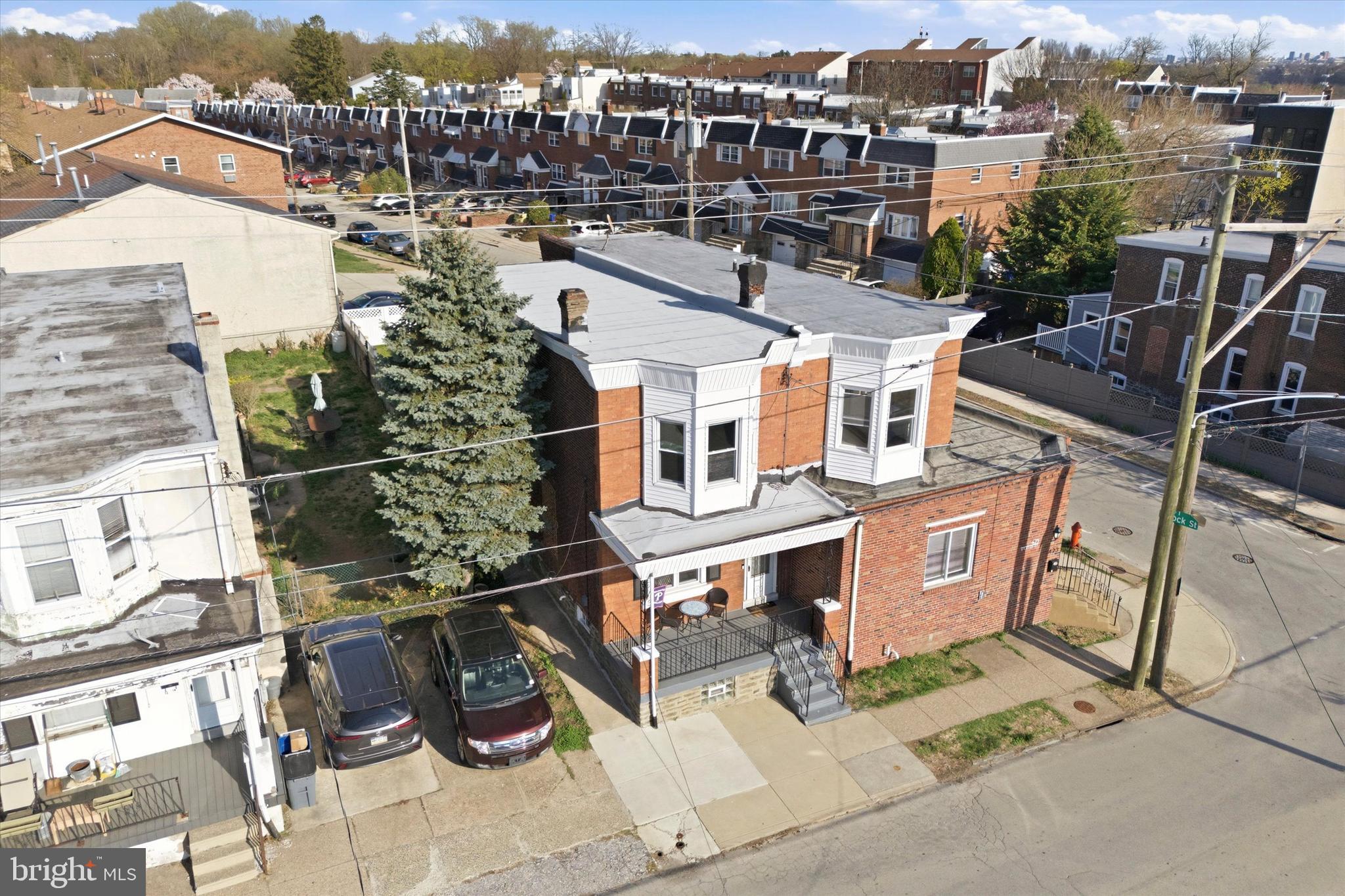 ROXBOROUGH - Residential