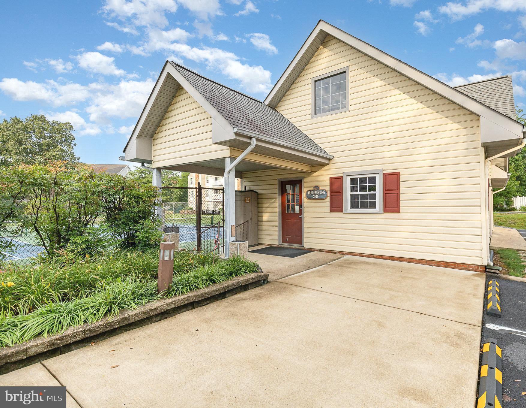 SUMMERLAKE - Residential