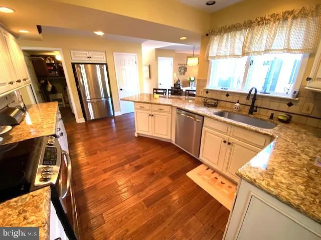 Doylestown, Pennsylvania 18901, United States, 3 Bedrooms Bedrooms, ,3 BathroomsBathrooms,Residential,Pending,100815