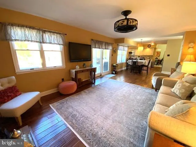 Doylestown, Pennsylvania 18901, United States, 3 Bedrooms Bedrooms, ,3 BathroomsBathrooms,Residential,Pending,100815