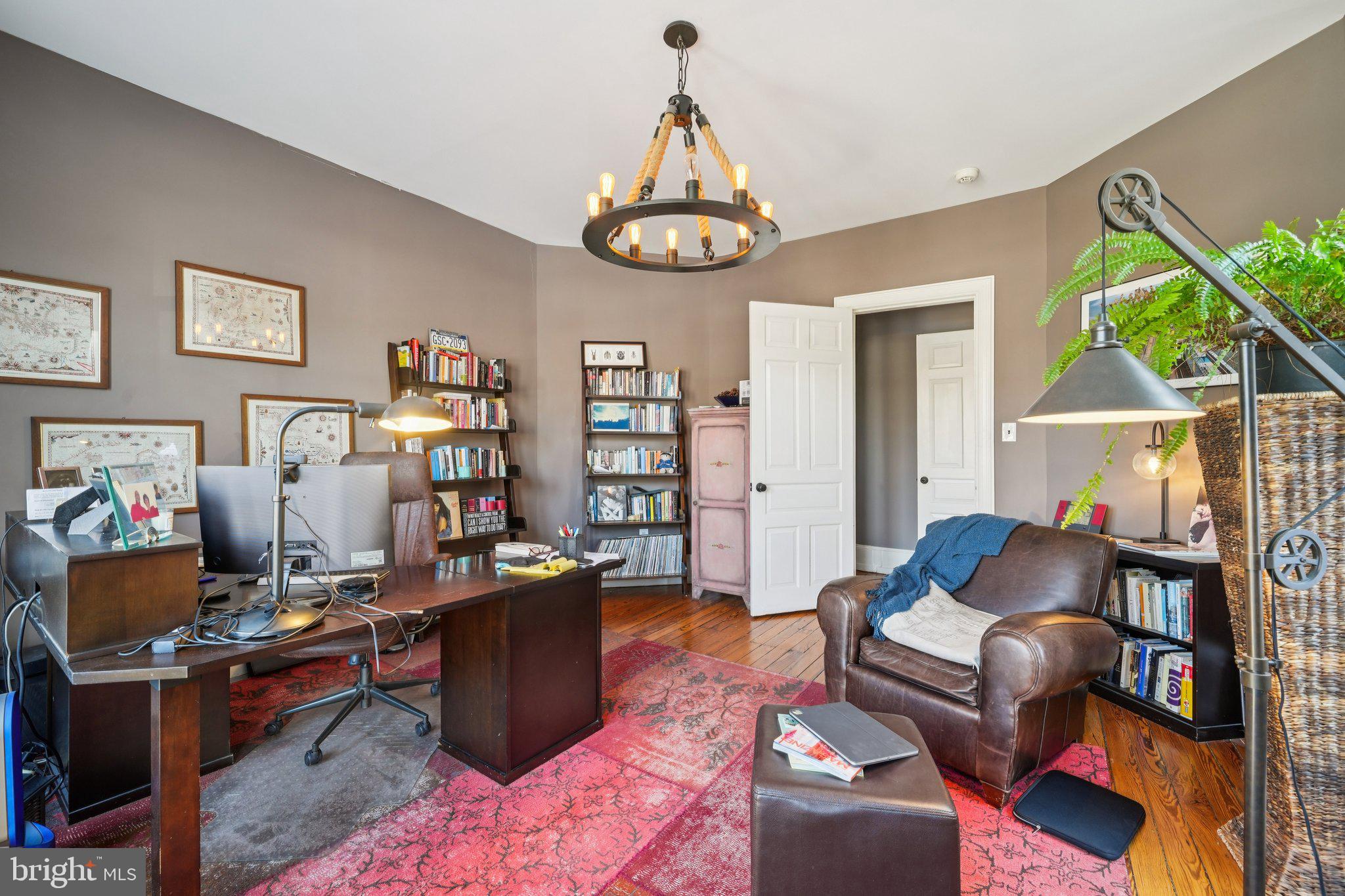 UNIVERSITY CITY - Residential