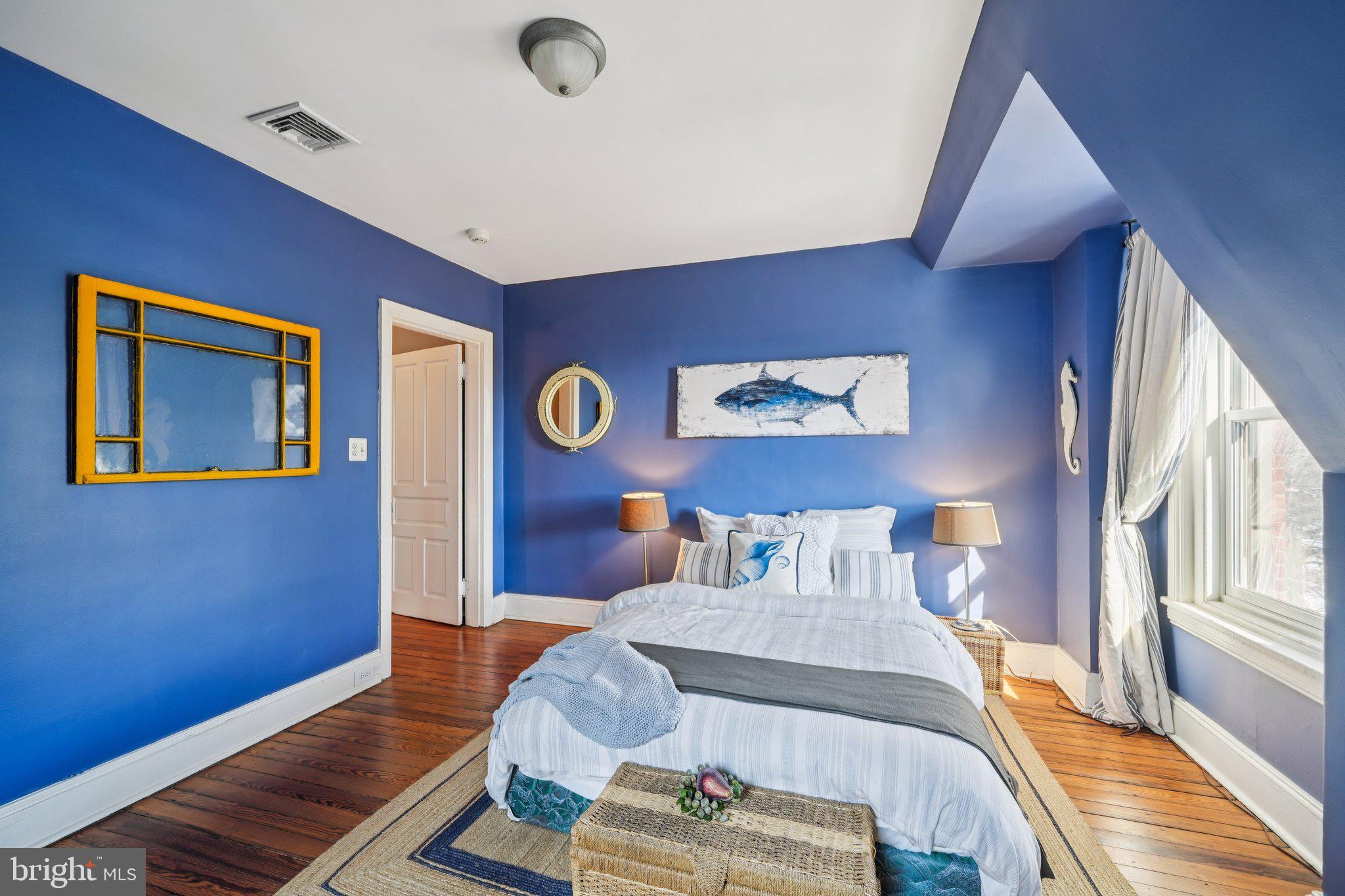 UNIVERSITY CITY - Residential