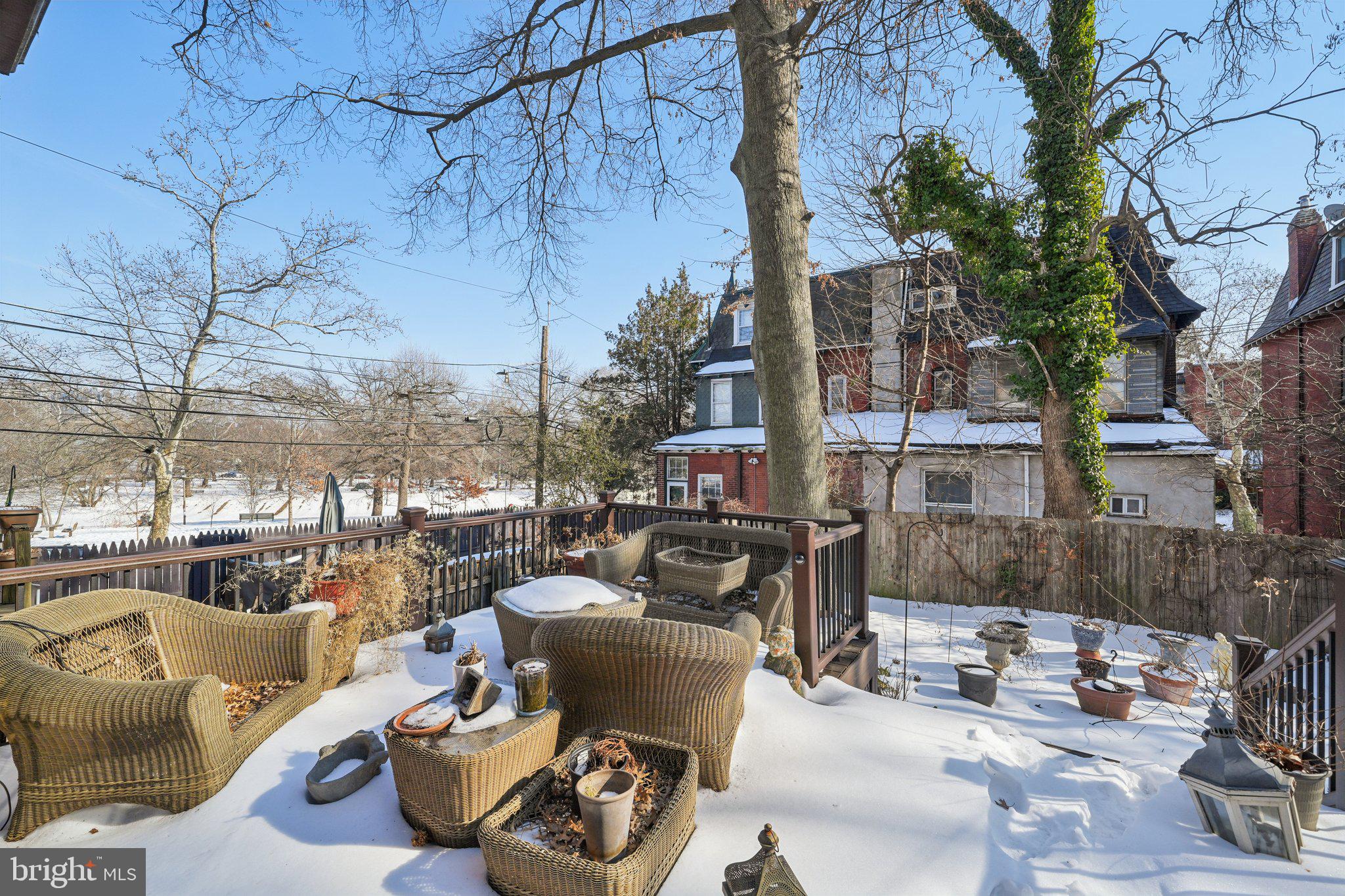 UNIVERSITY CITY - Residential