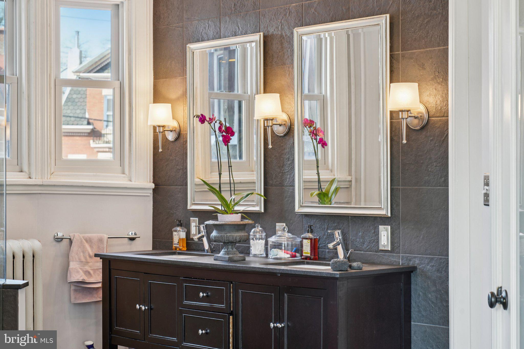 UNIVERSITY CITY - Residential