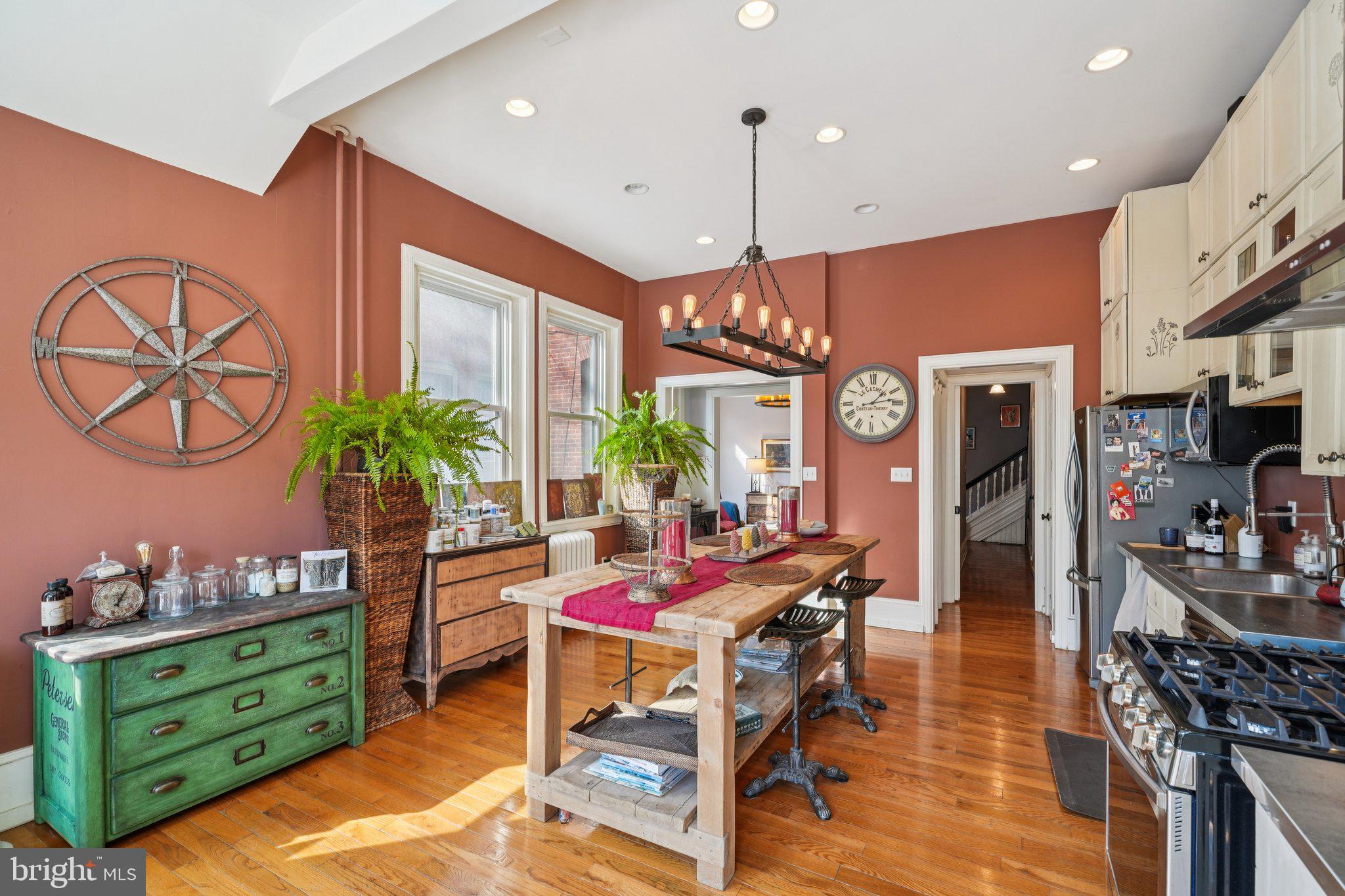 UNIVERSITY CITY - Residential