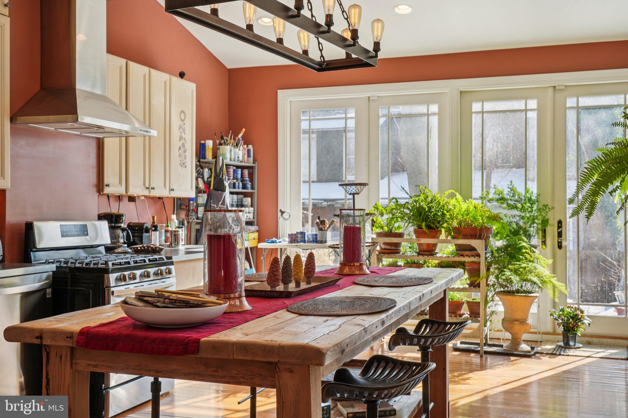 UNIVERSITY CITY - Residential