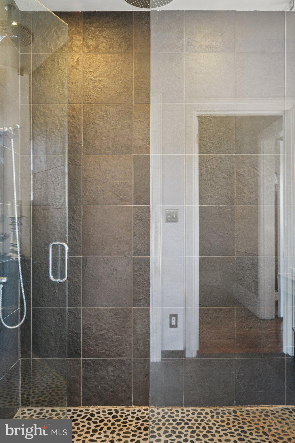 UNIVERSITY CITY - Residential