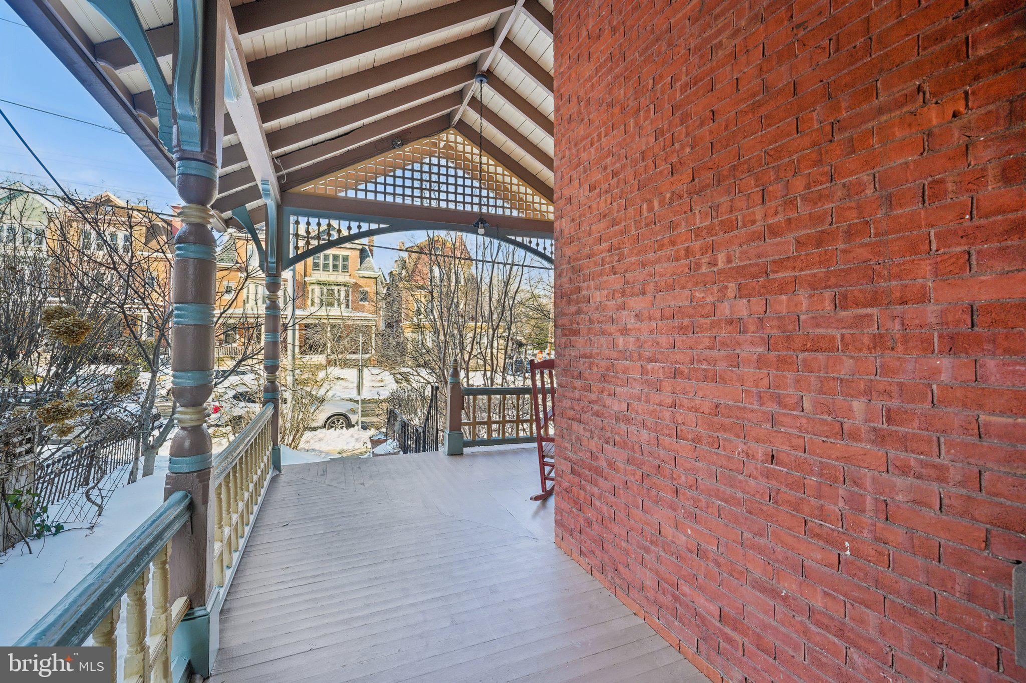 UNIVERSITY CITY - Residential