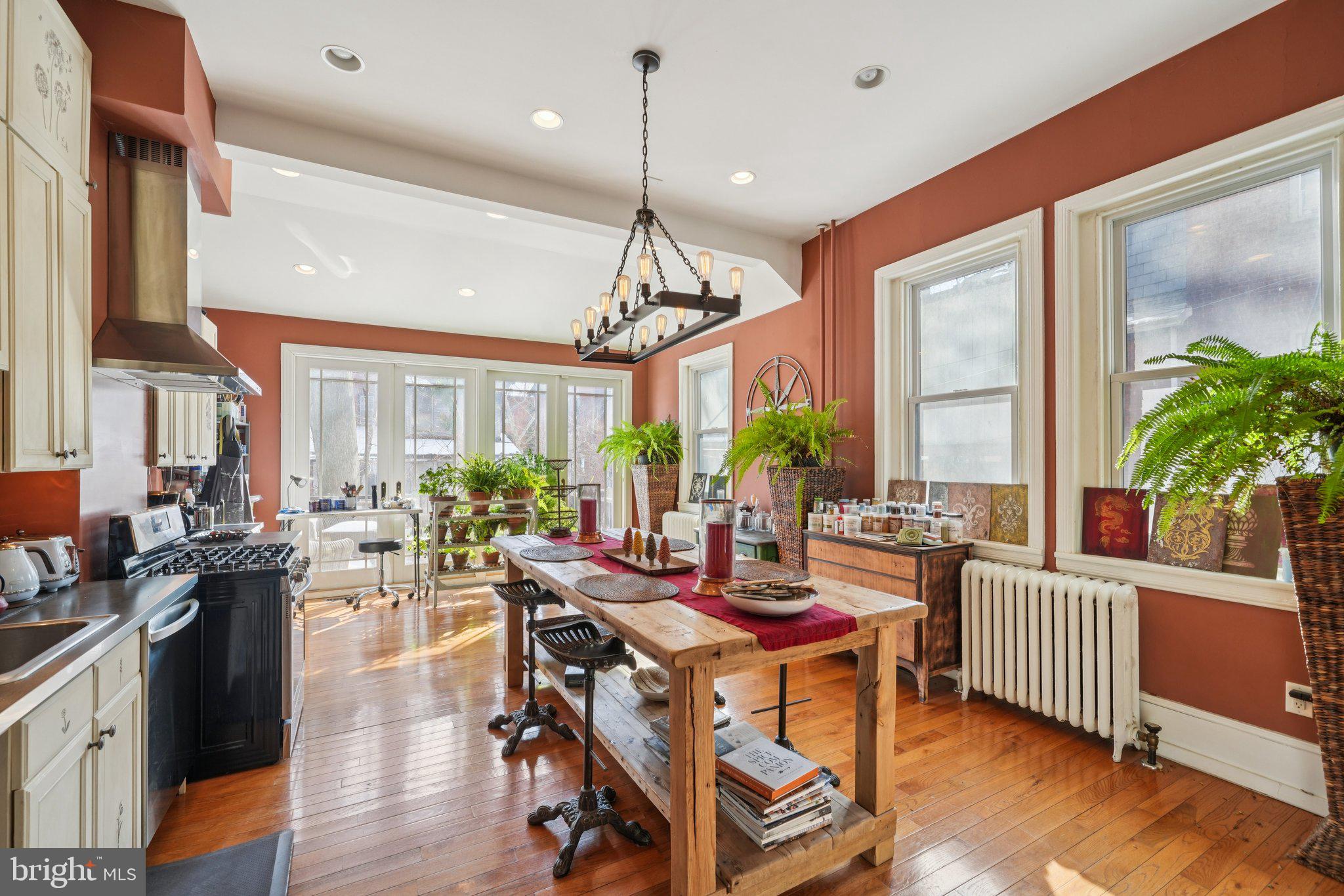 UNIVERSITY CITY - Residential