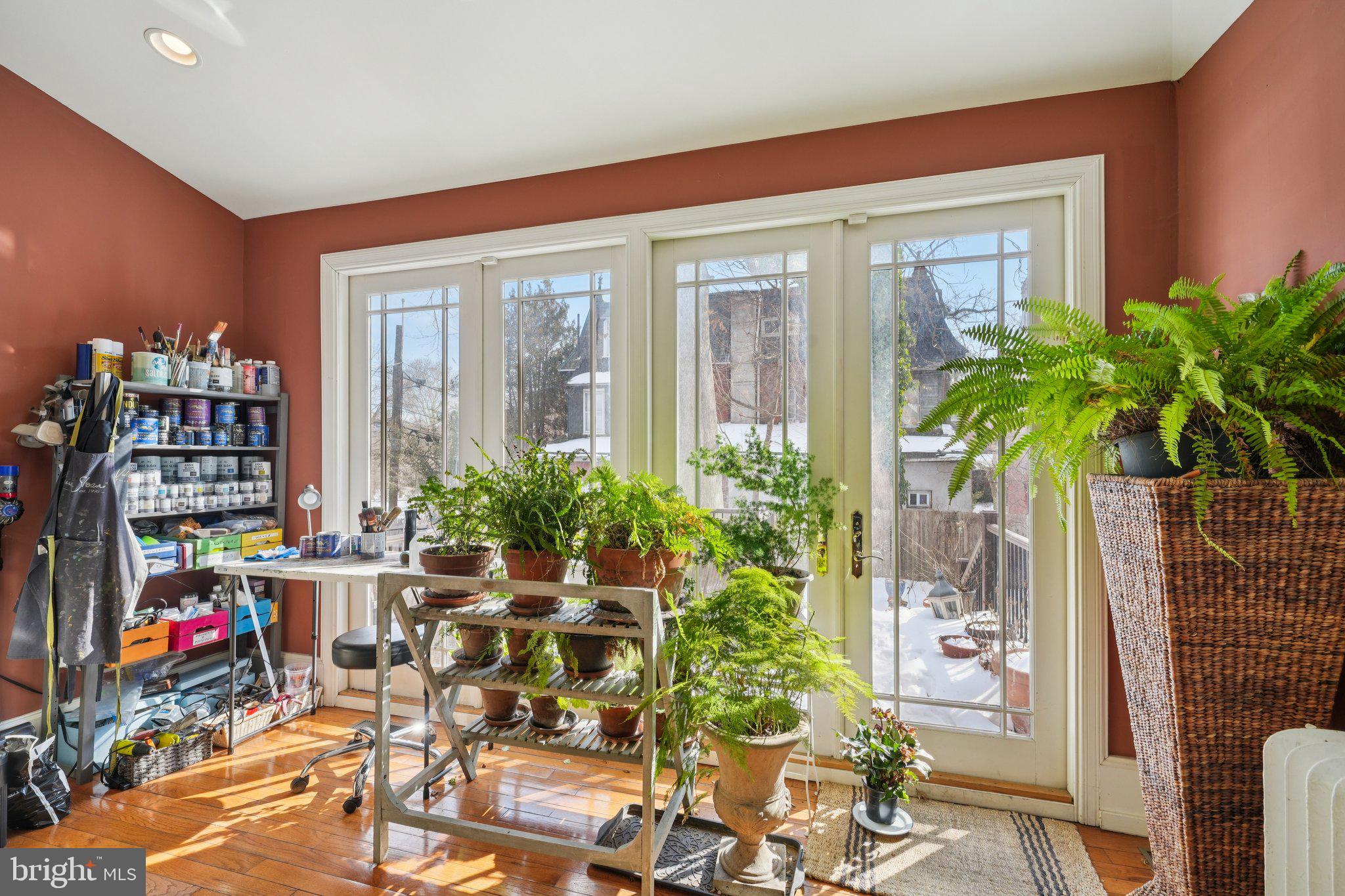 UNIVERSITY CITY - Residential