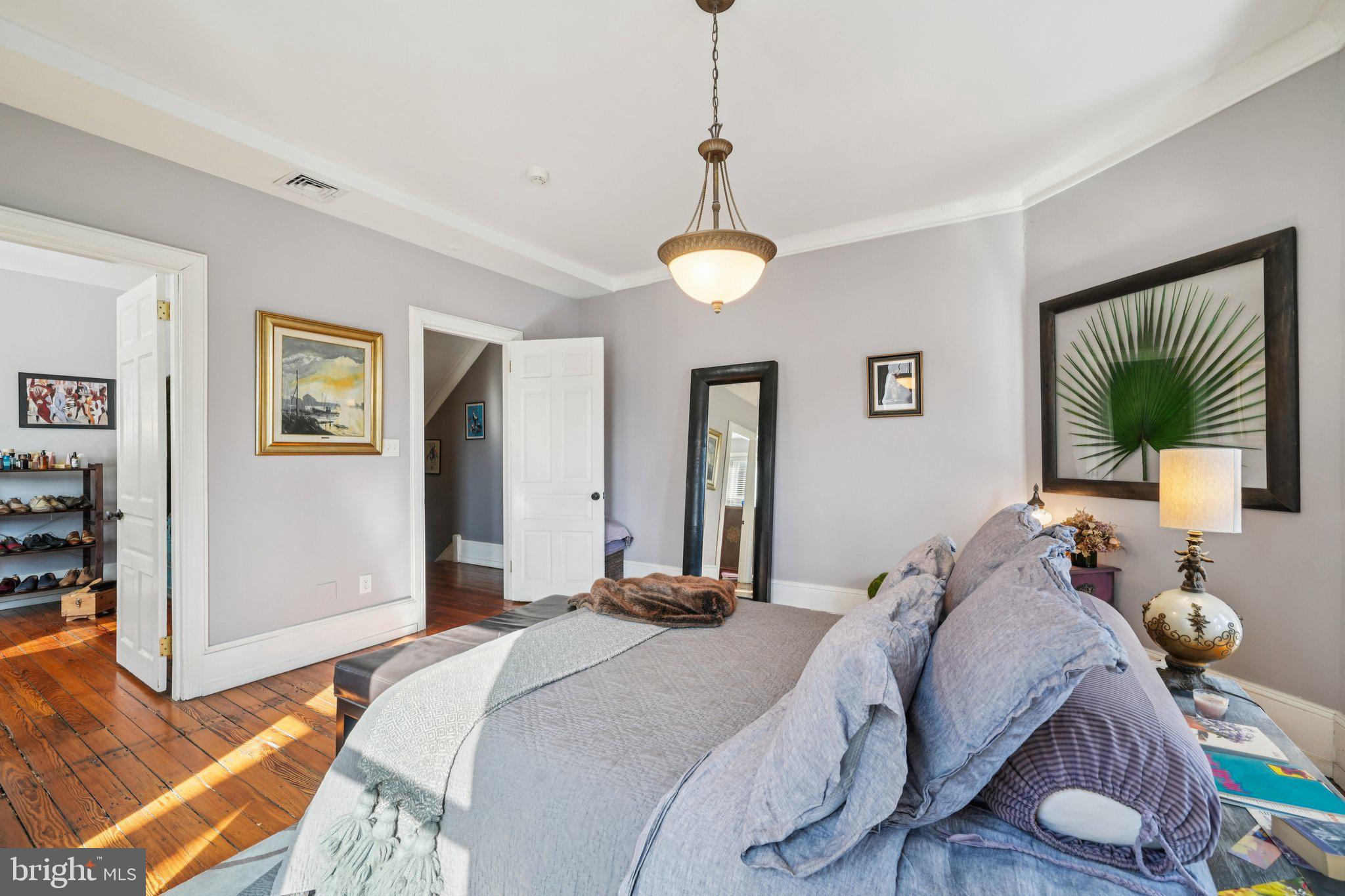 UNIVERSITY CITY - Residential