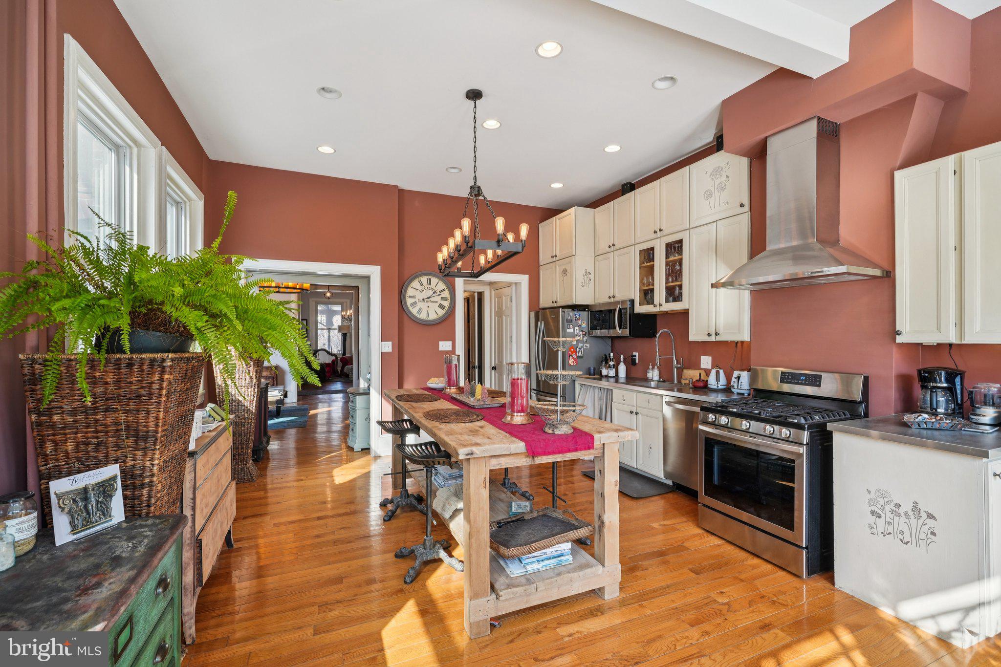 UNIVERSITY CITY - Residential