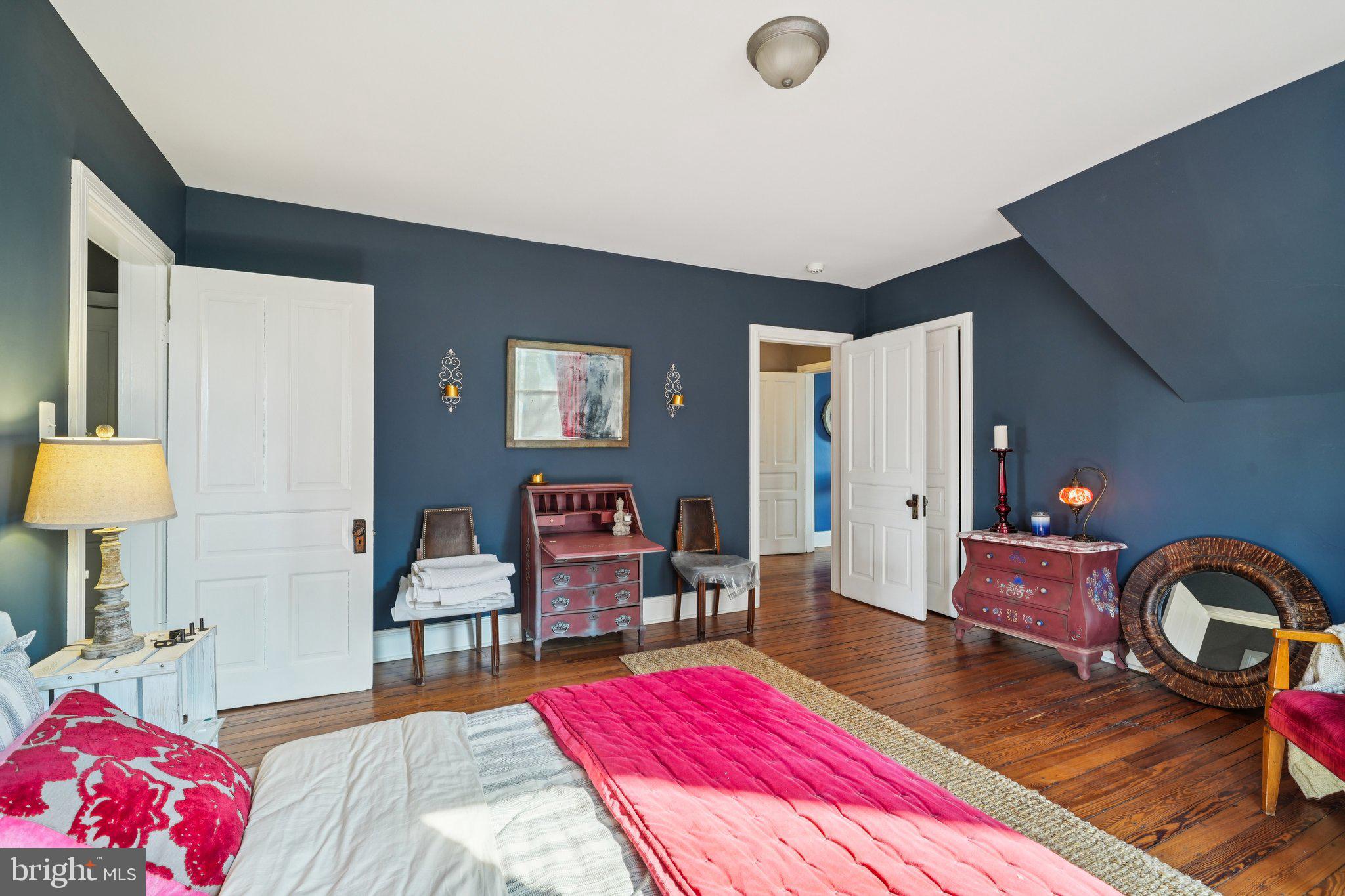 UNIVERSITY CITY - Residential