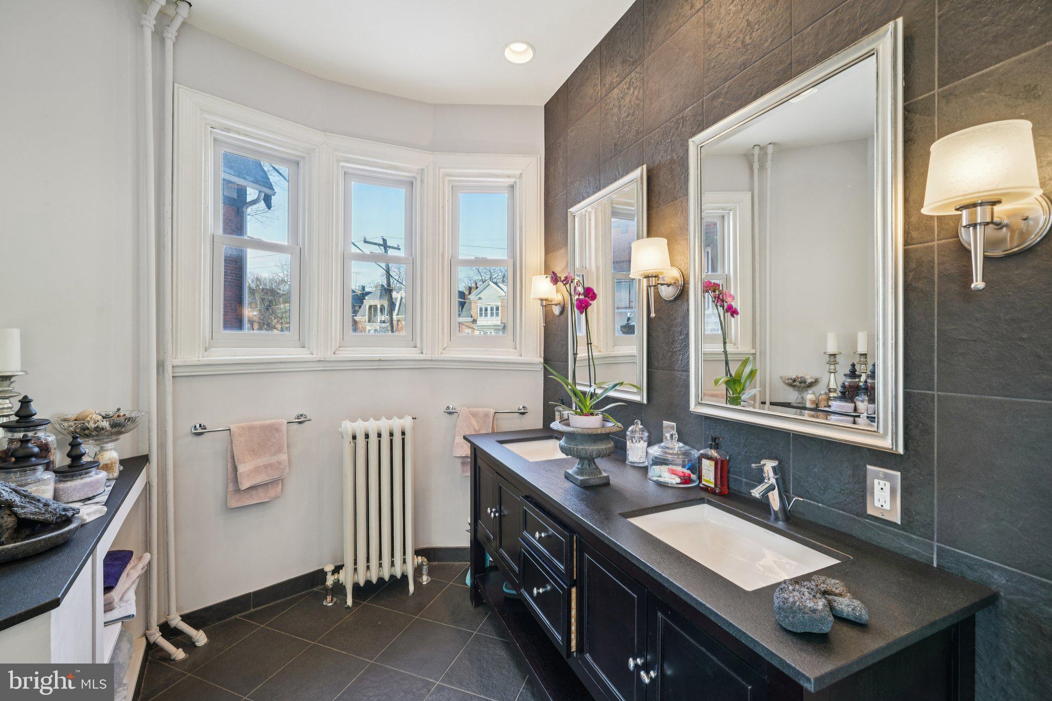 UNIVERSITY CITY - Residential