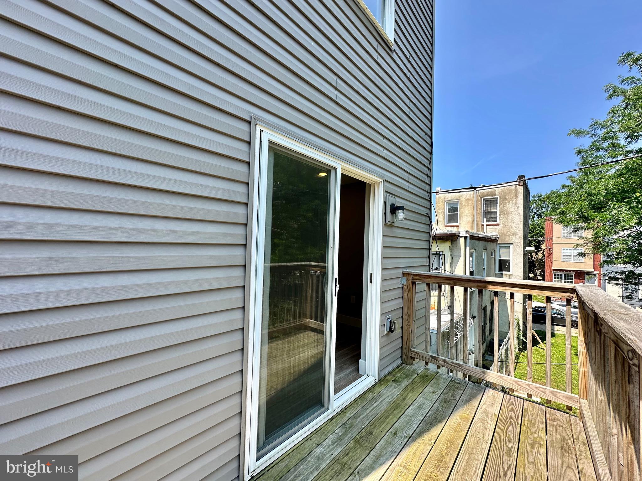 TEMPLE UNIVERSITY - Residential Lease