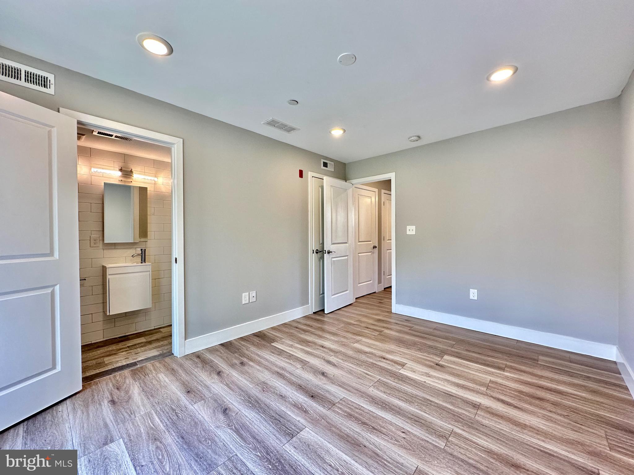 TEMPLE UNIVERSITY - Residential Lease