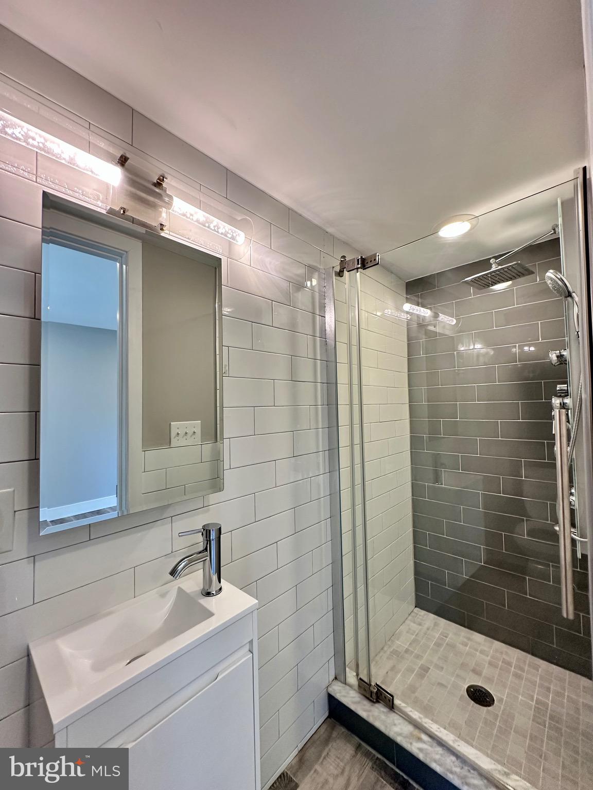 TEMPLE UNIVERSITY - Residential Lease