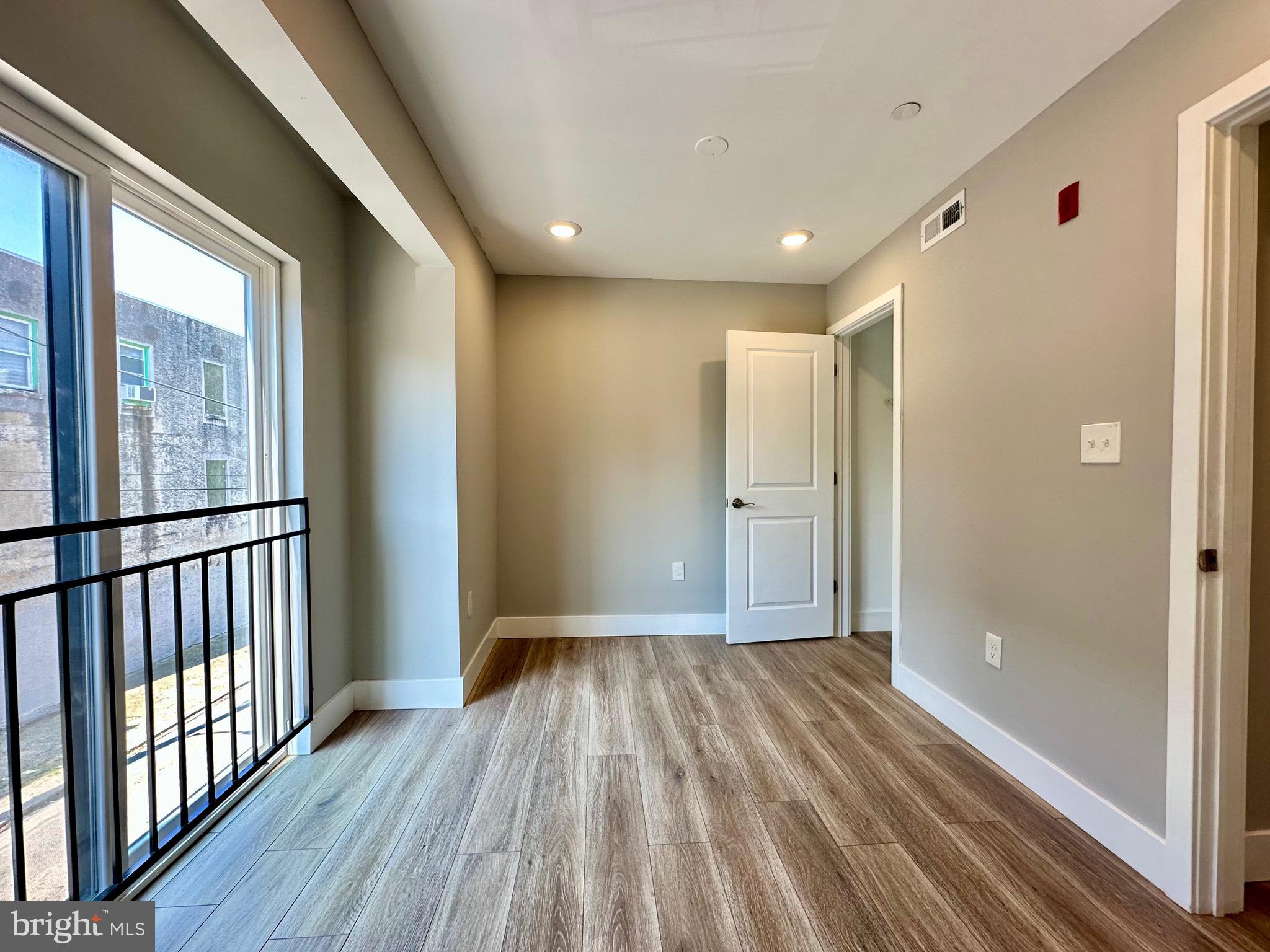 TEMPLE UNIVERSITY - Residential Lease