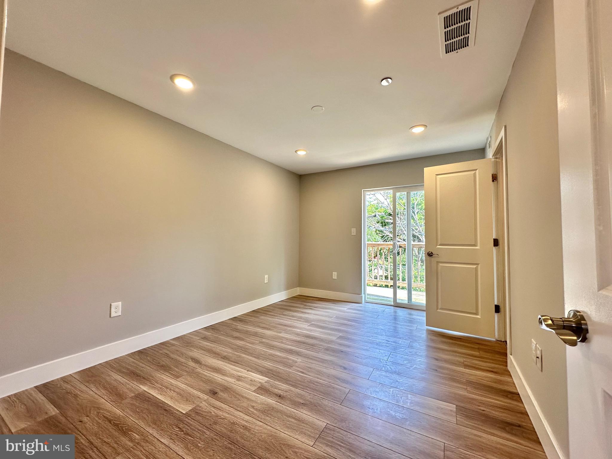 TEMPLE UNIVERSITY - Residential Lease