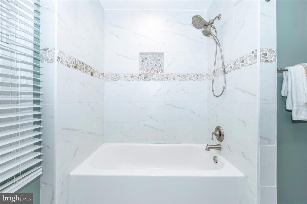 HALLOWELL - Residential