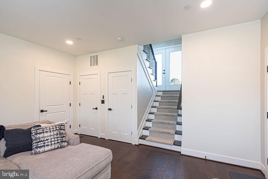 BAY VIEW ESTATES - Residential