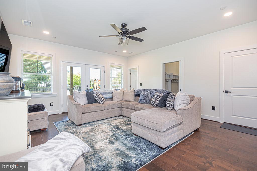 BAY VIEW ESTATES - Residential