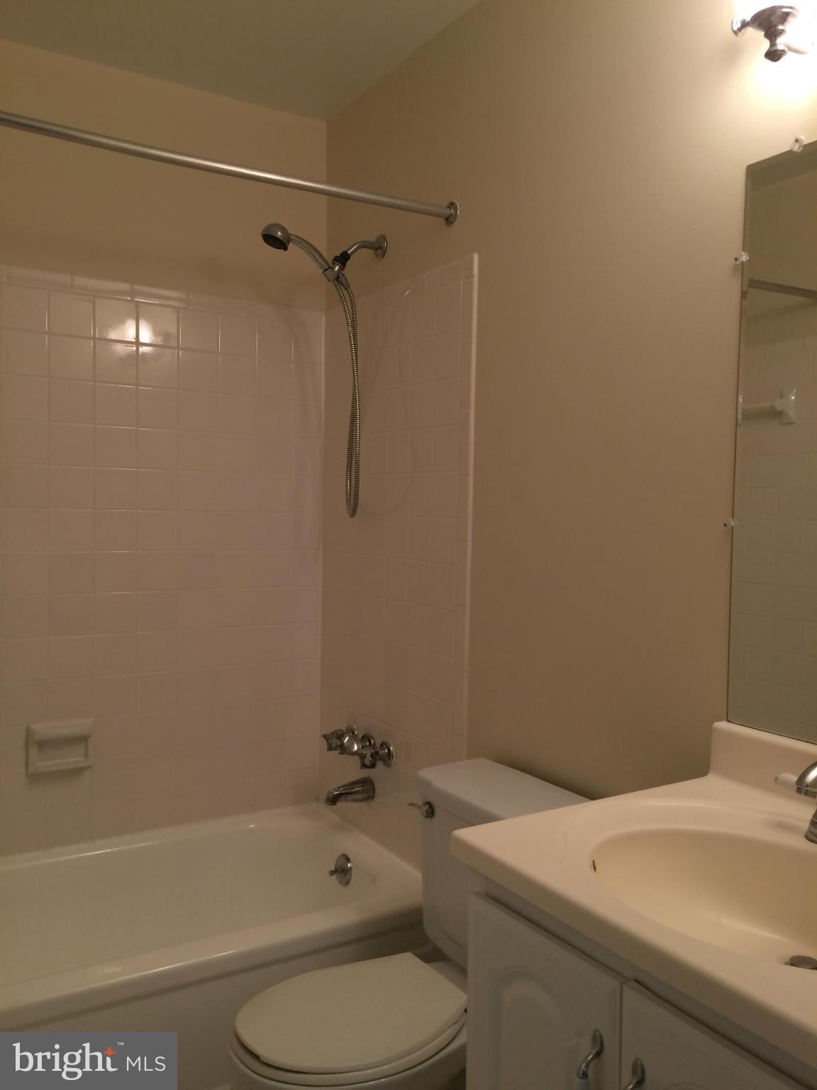 KENWOOD FOREST - Residential Lease