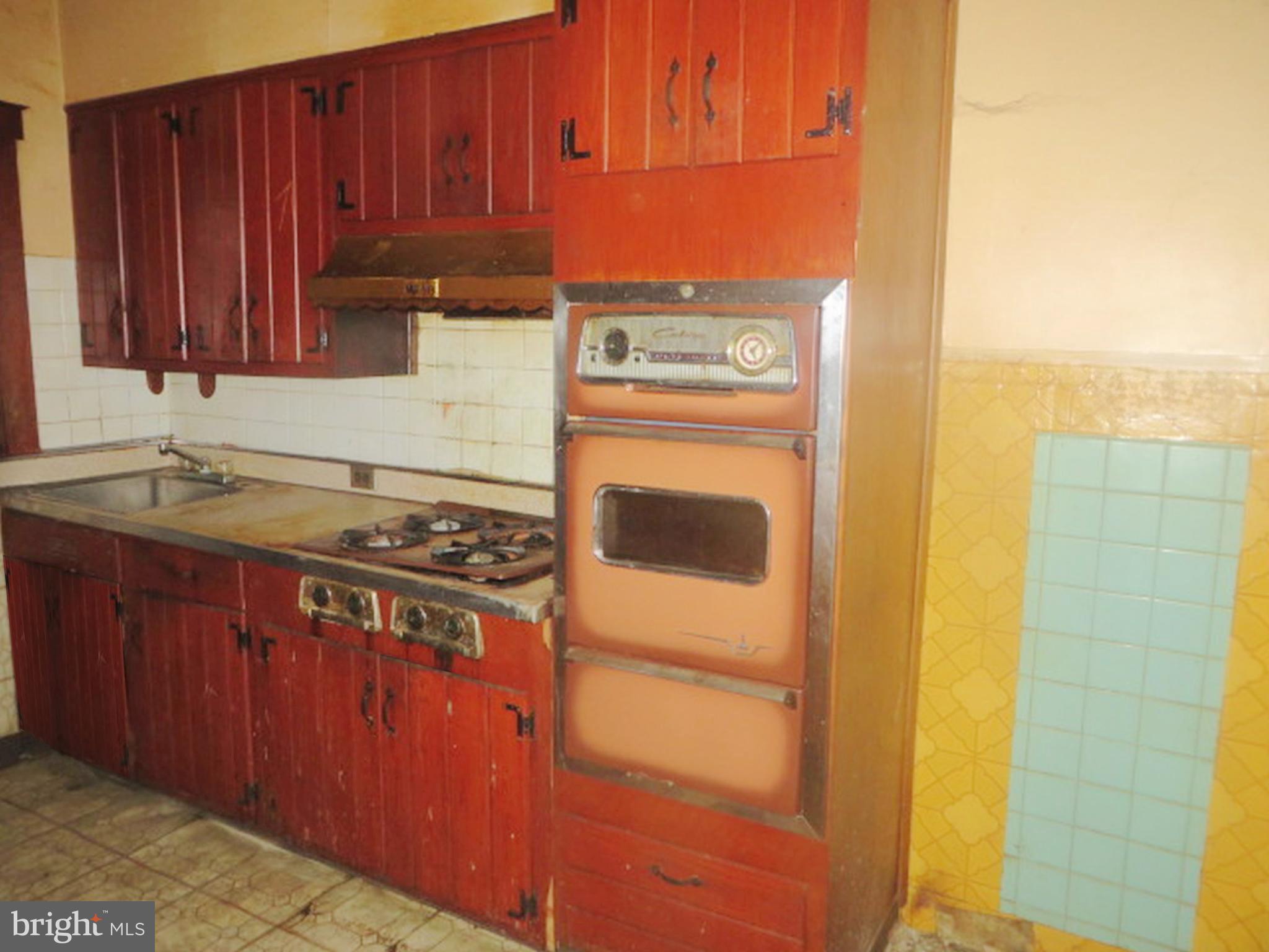 7015 W PASSYUNK AVENUE