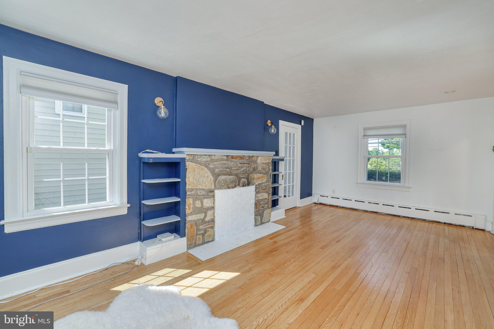 782 LOWER FERRY ROAD